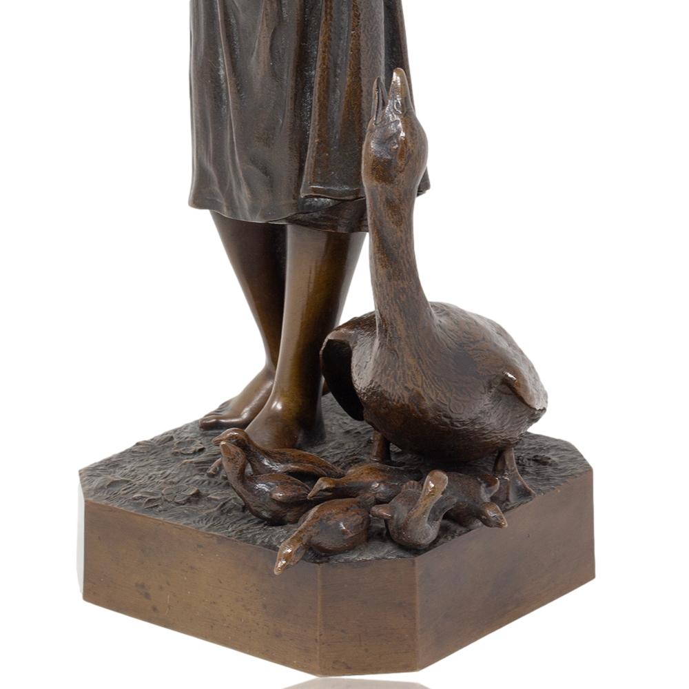 Antique German Bronze Figure by Hermann Gladenbeck For Sale 5