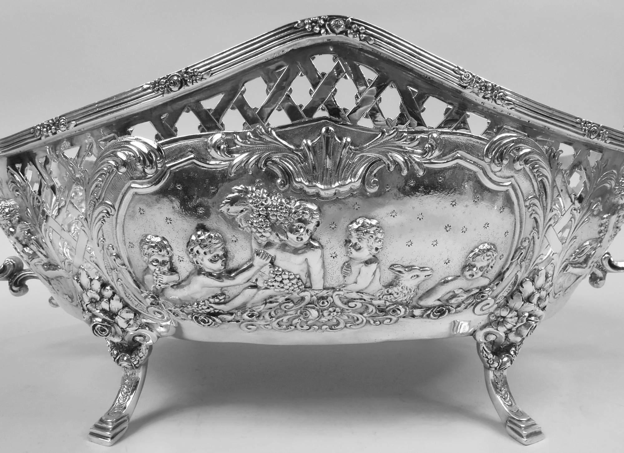 Antiquity German Classical Silver Centerpiece Bowl C 1910 en vente 2
