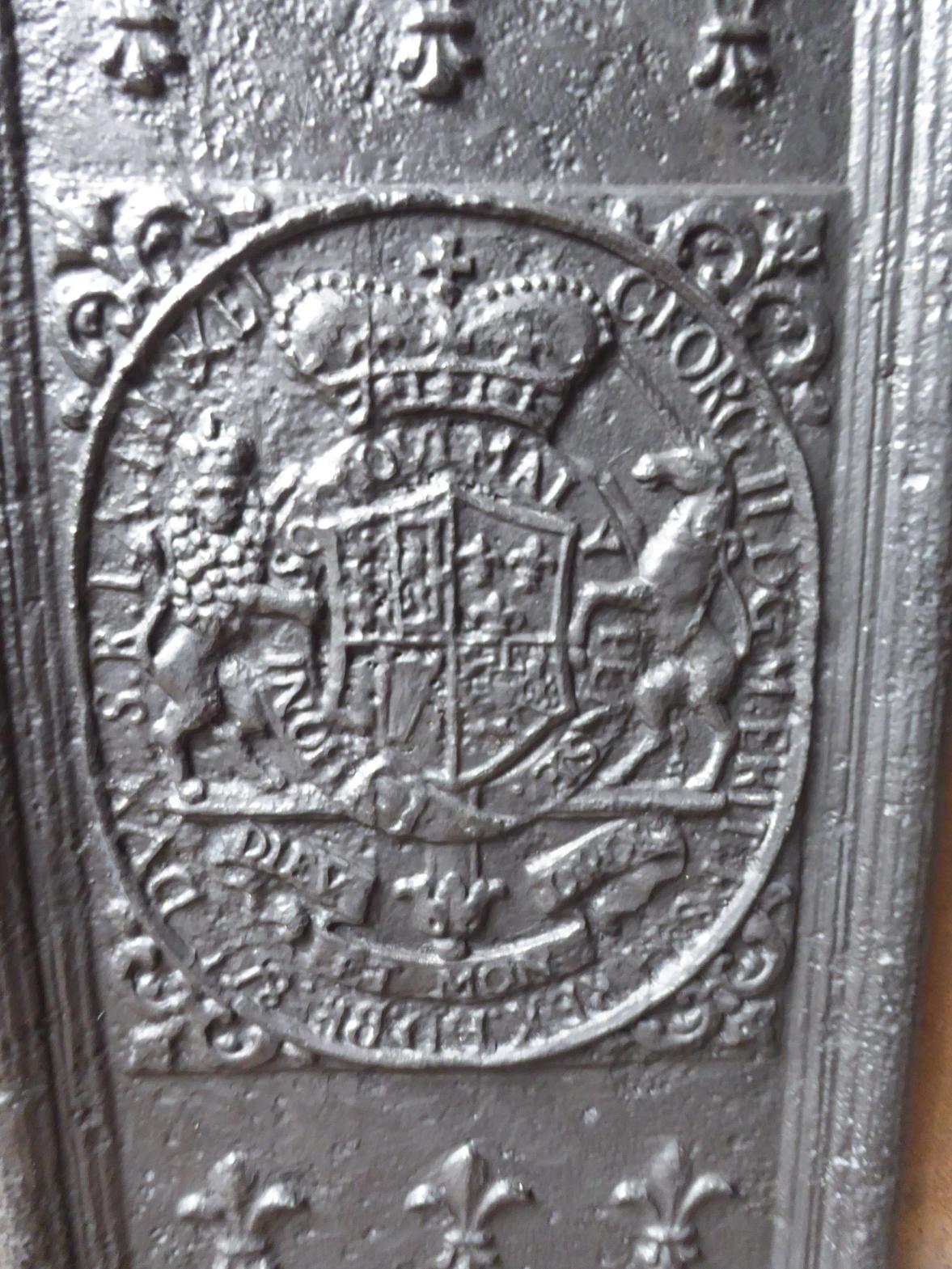 Fer Plaque de cheminée allemande ancienne / crédence arrière, 17e-18e siècle en vente