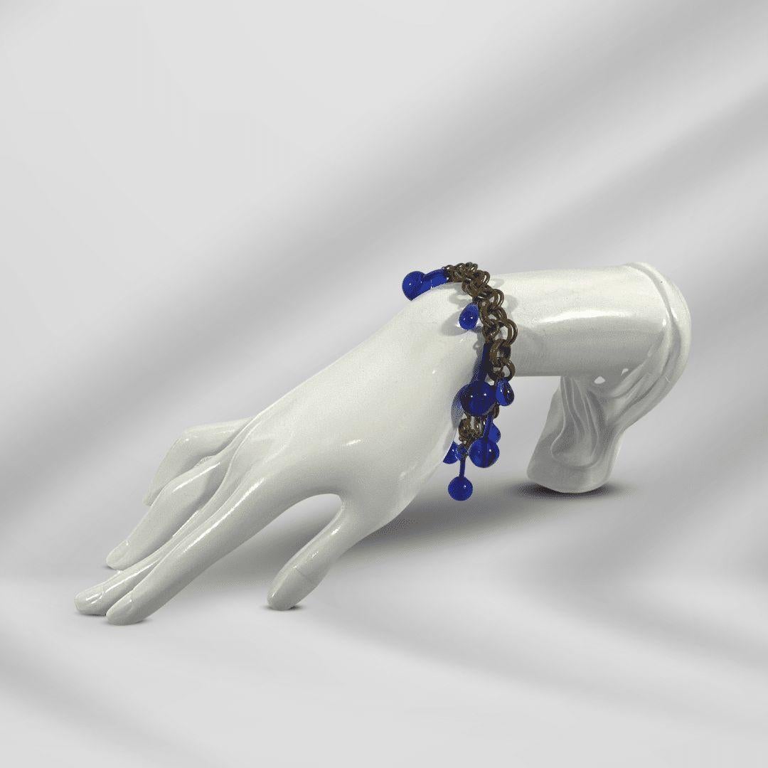 Antikes deutsches kobaltblaues Glas-Charm-Armband (Art déco) im Angebot