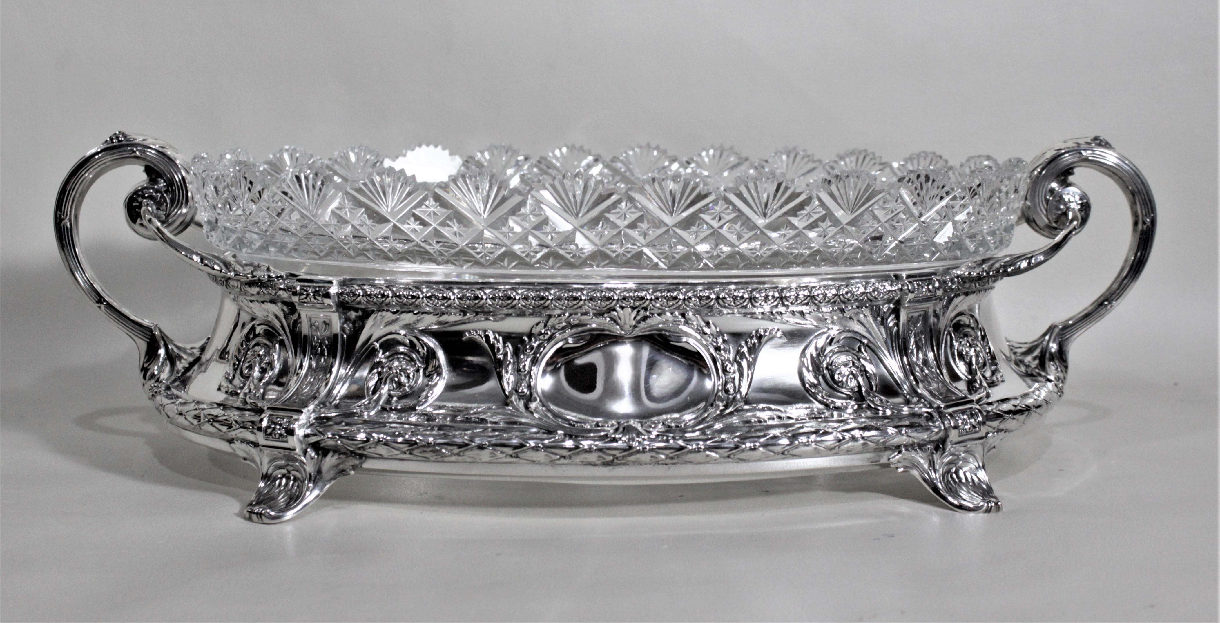 Édouardien Centre de table allemand ancien sur pied en argent continental et cristal taillé