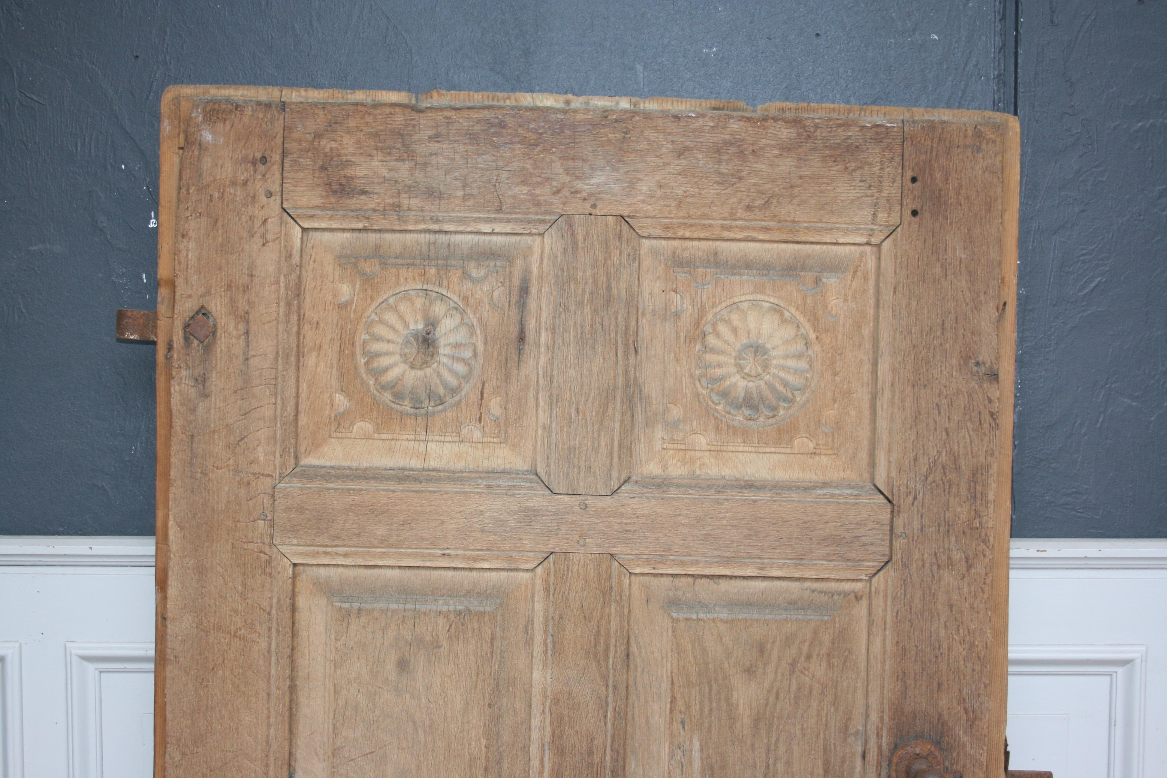 Antique German Door Made of Oak and Fir Wood In Fair Condition For Sale In Dusseldorf, DE