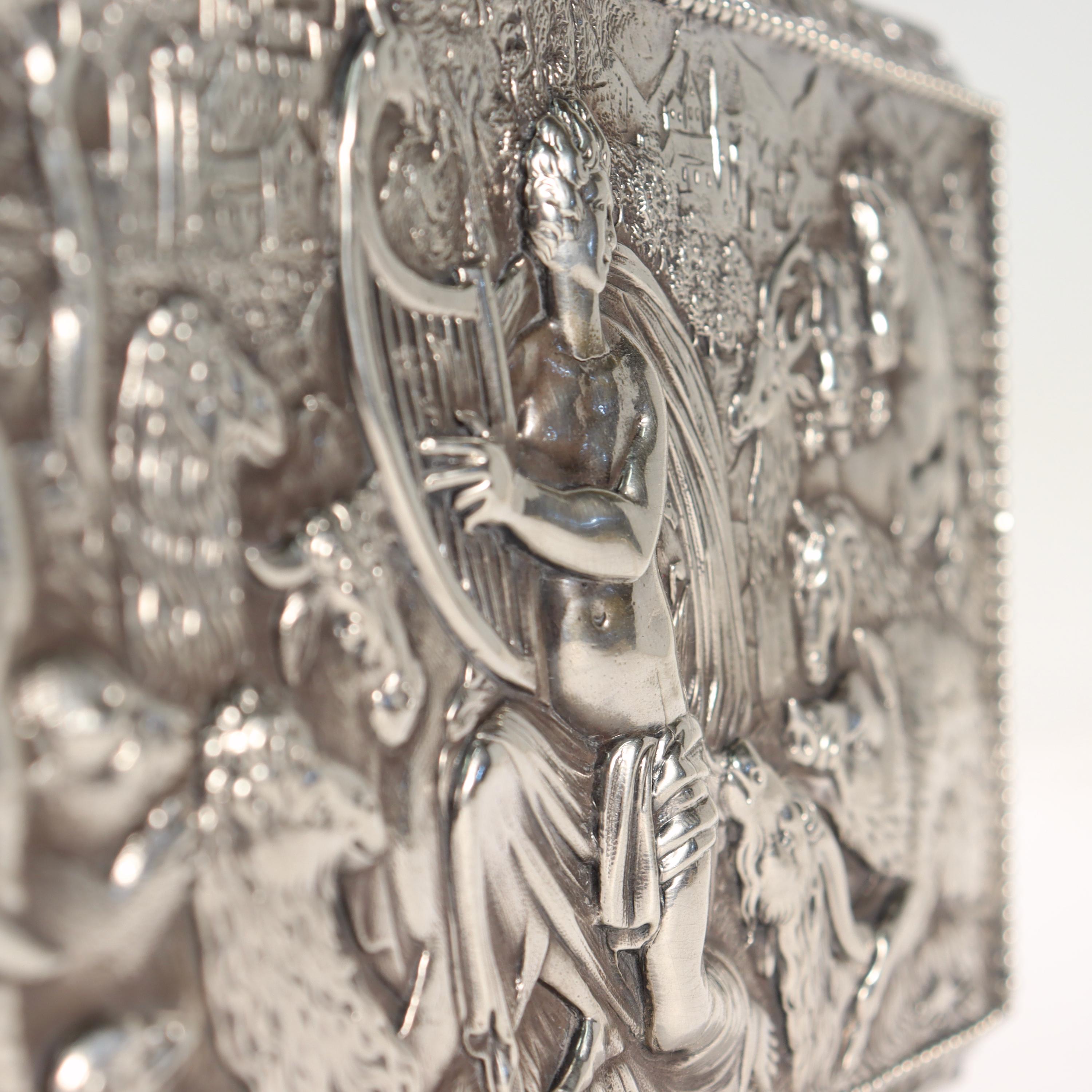 Caja o cofre de mesa de plata maciza del renacimiento figurativo alemán antiguo en venta 7