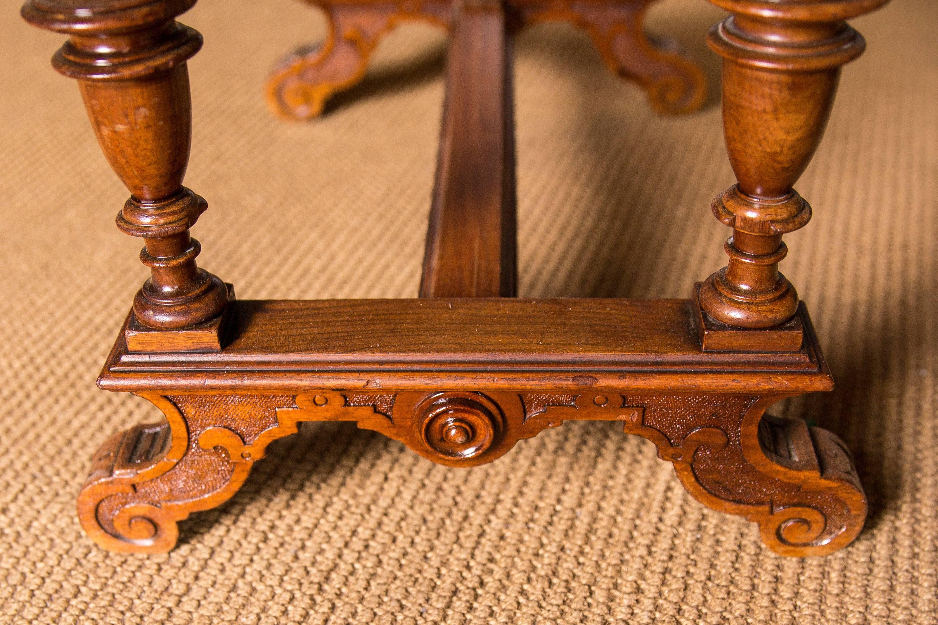 Walnut Antique German Gründerzeit Desk, circa 1880