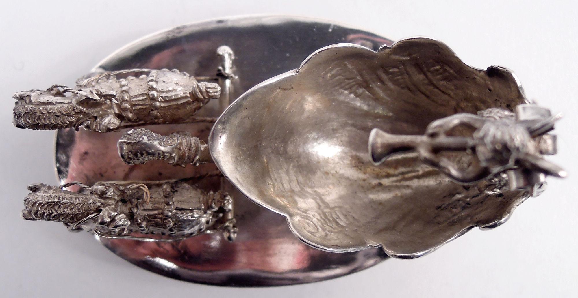 XIX secolo Antico sale aperto tedesco Hanau rococò in argento con slitta trainata da cavalli in vendita