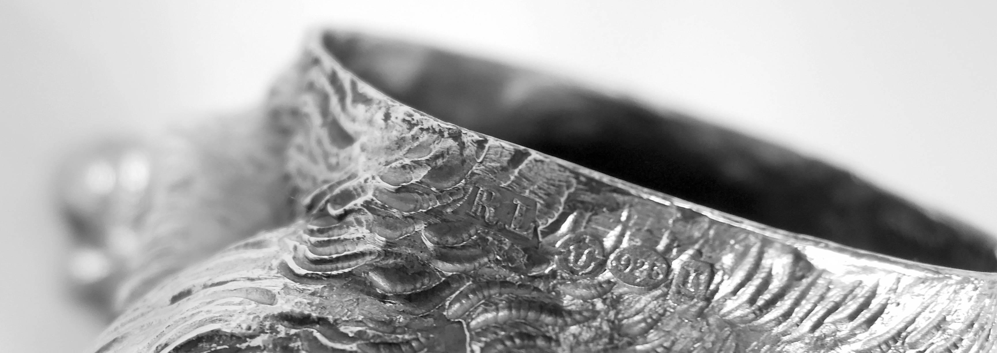 Antica cassaforte per fiammiferi tedesca Hanau Silver Figural Bulldog in vendita 4