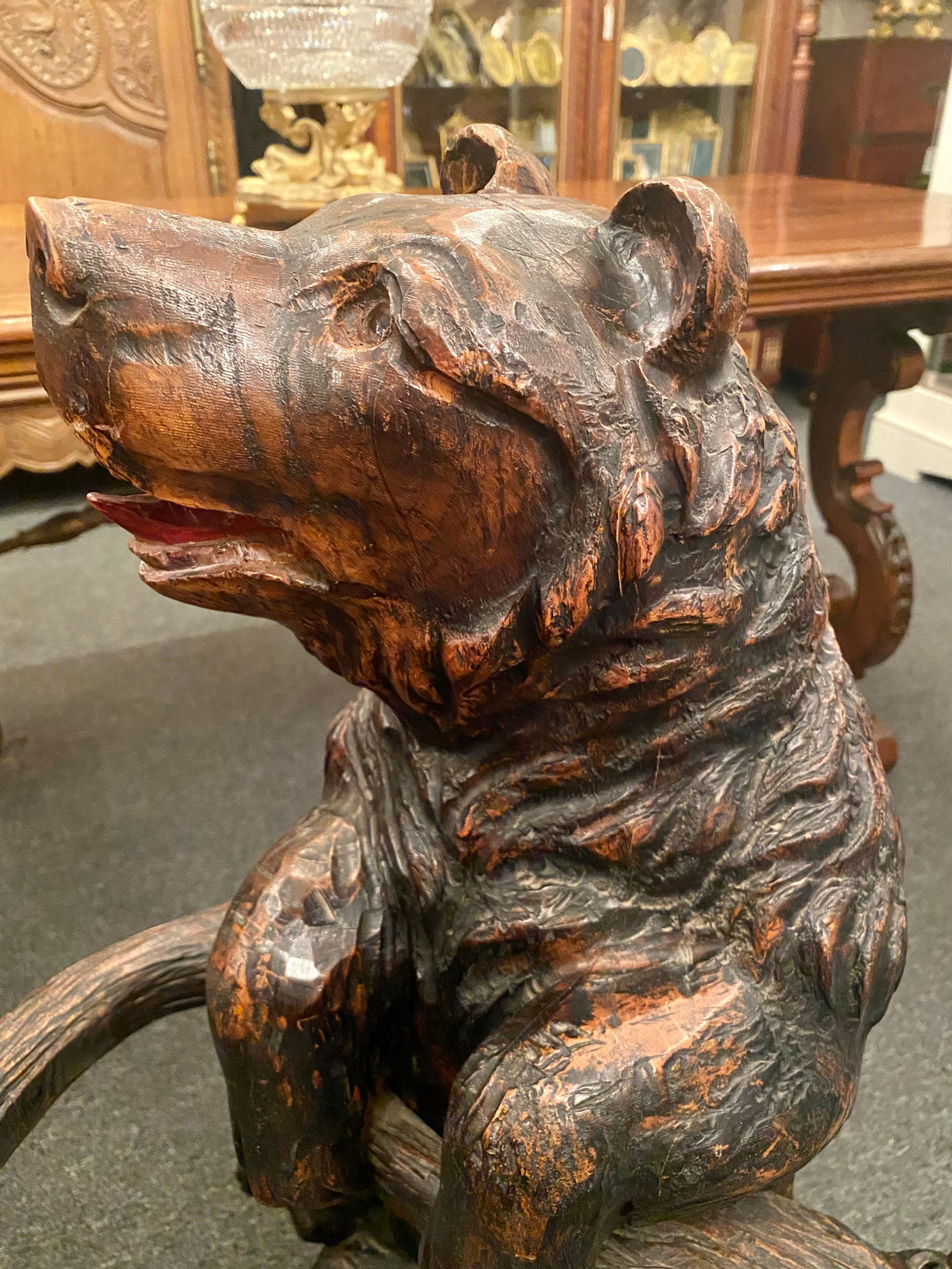 Antique German Hand-Carved Black Forest Wood Bear & Cubs Umbrella Stand Ca 1890 In Good Condition For Sale In New Orleans, LA