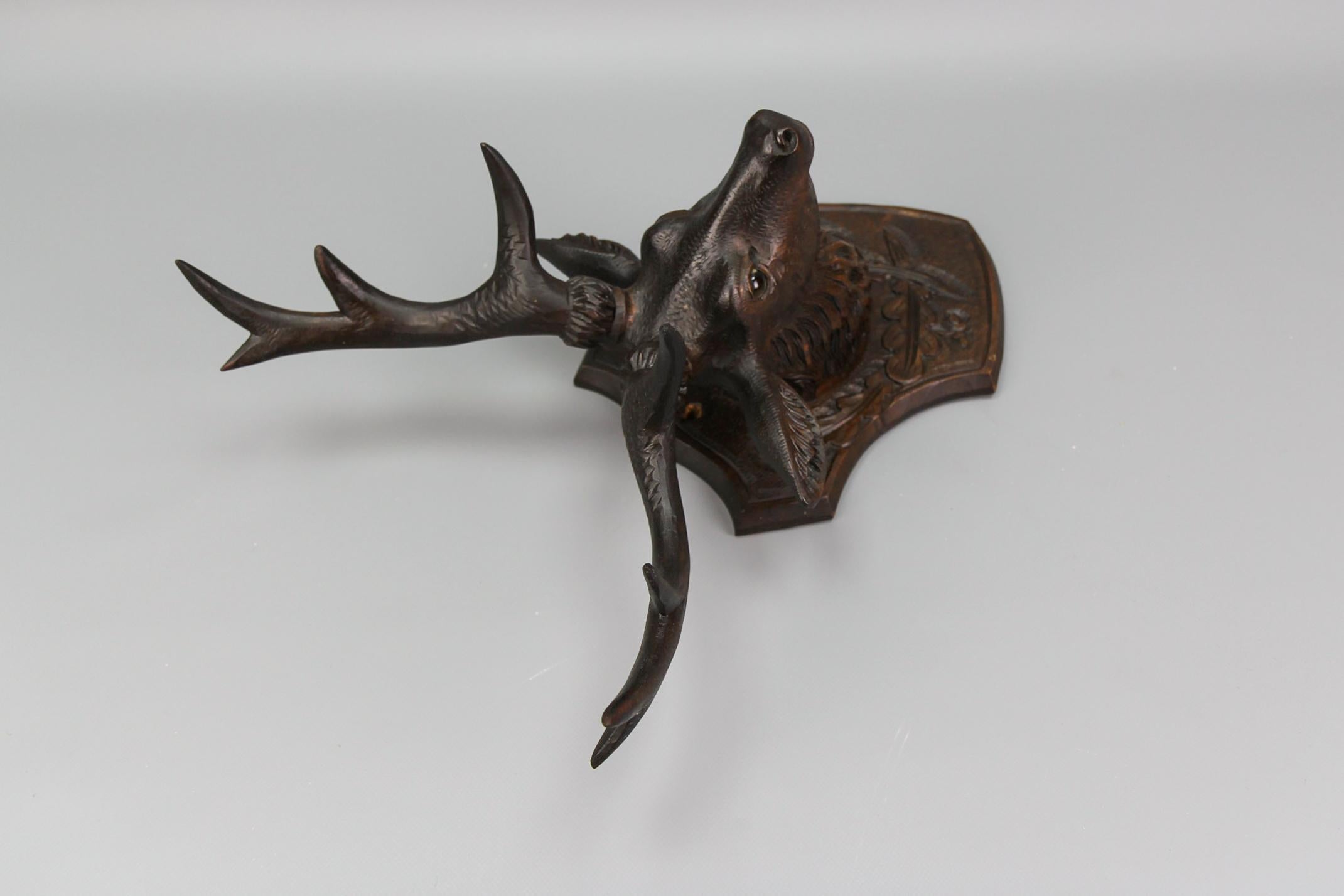 Antique German Hand Carved Wooden Deer Head with Glass Eyes, ca. 1920 For Sale 5
