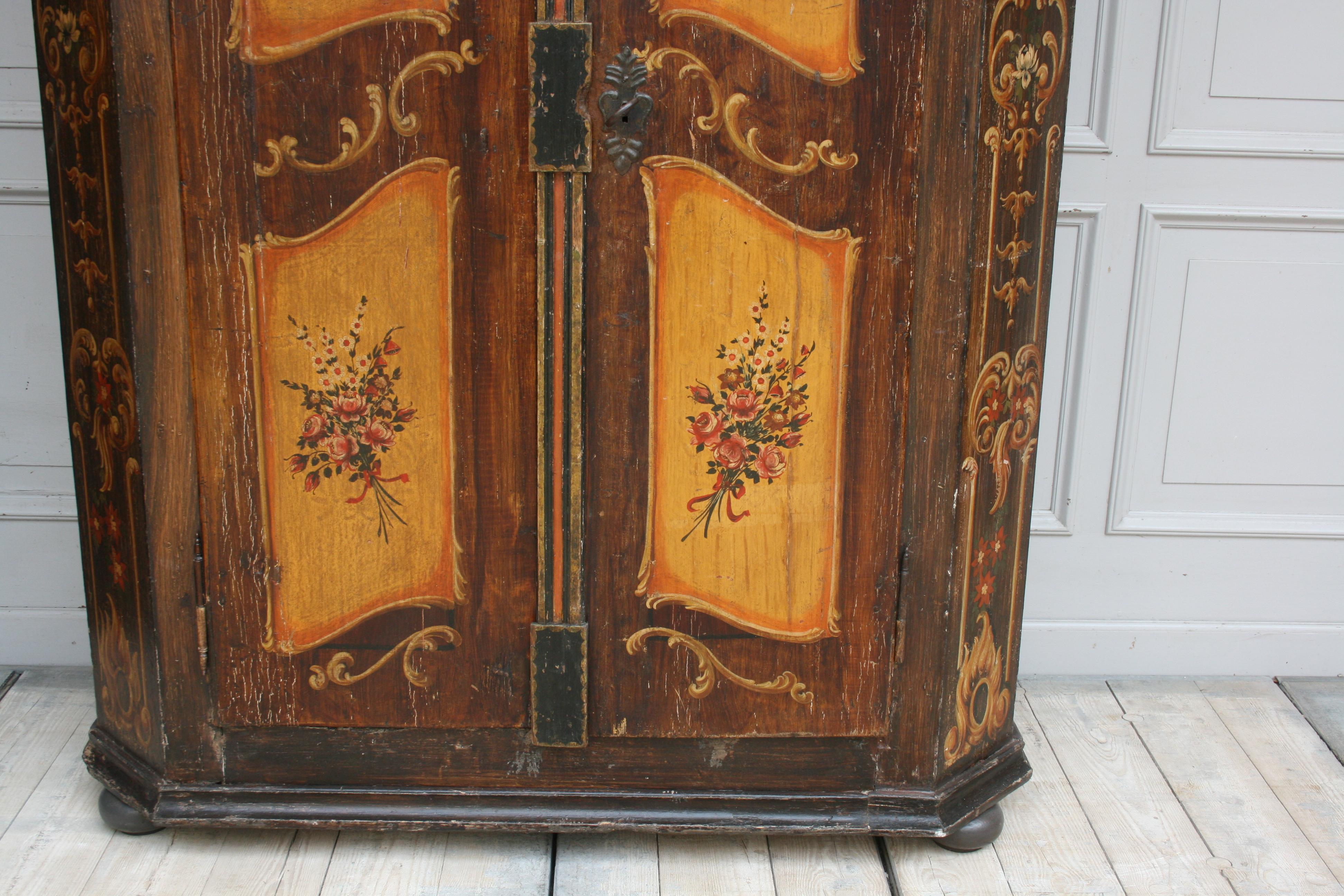 Antique German Hand Painted Armoire from 1844 In Good Condition In Dusseldorf, DE