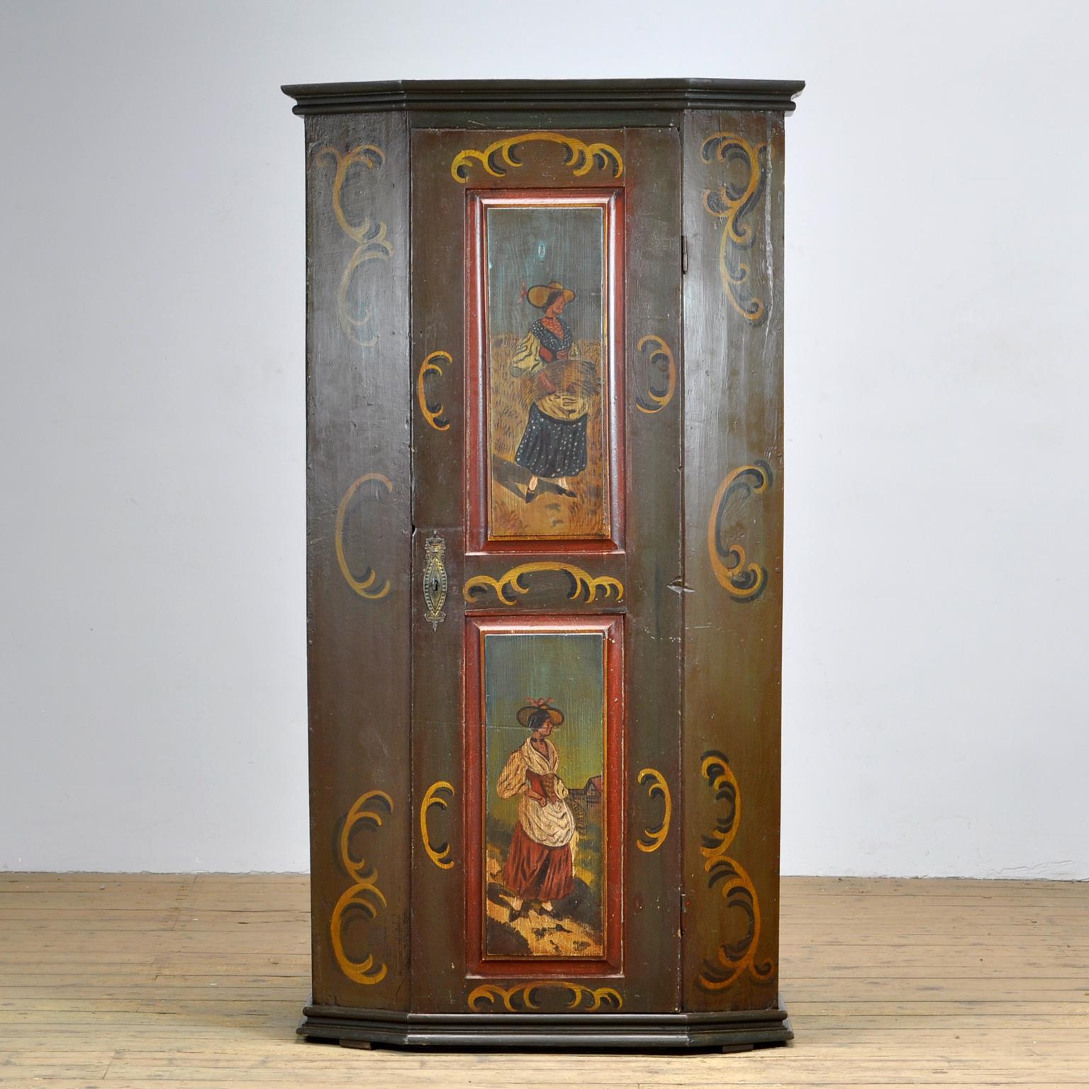 A beautiful cabinet from the rural south of germany, dating from circa 1850. The cabinet was probably given as a wedding present. This cabinet is made of solid pine and is hand painted in vibrant colors. 5 shelves inside. The cabinet is in good