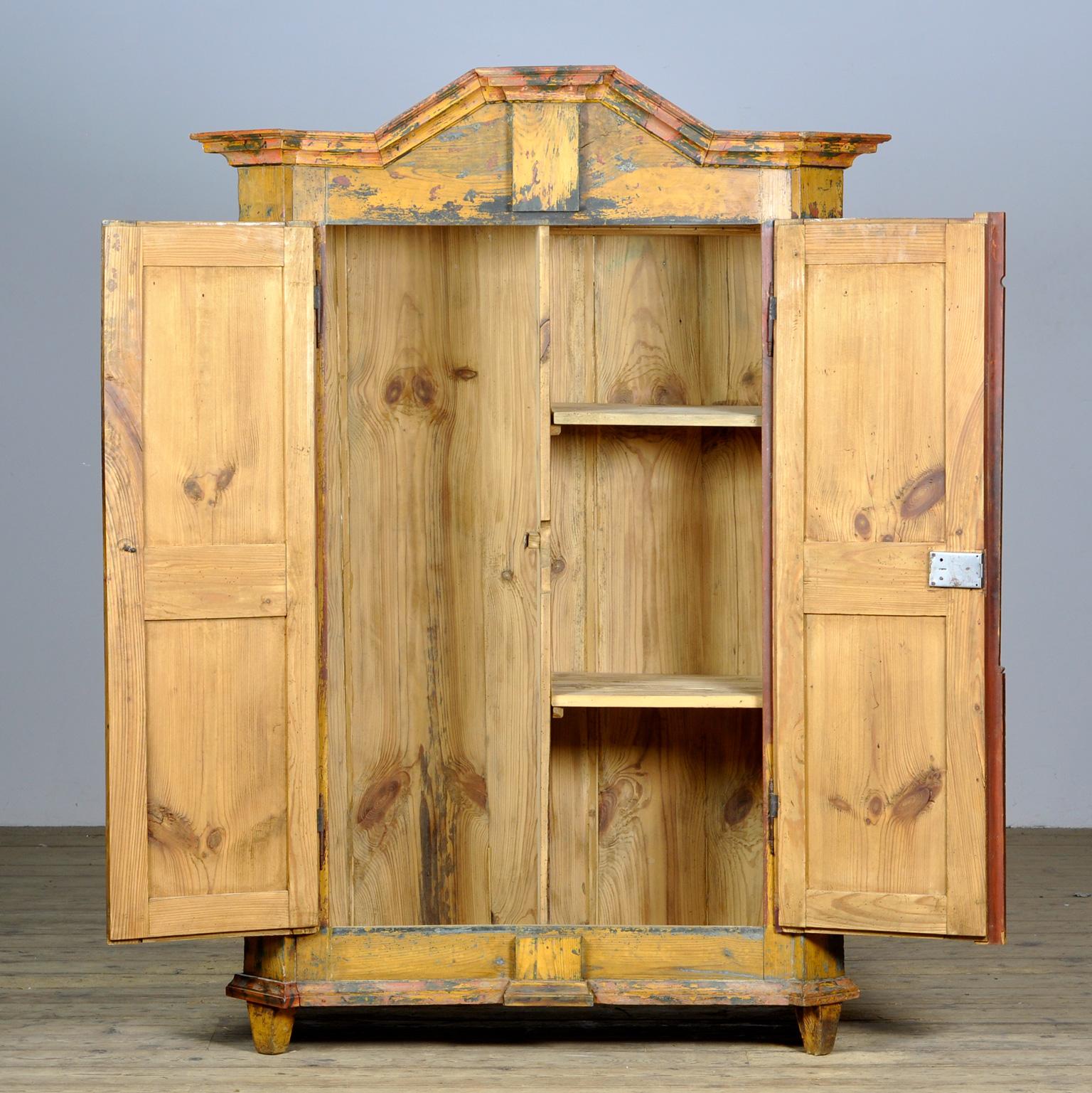 Antique German Hand Painted Cabinet, circa 1850 In Good Condition For Sale In Amsterdam, Noord Holland