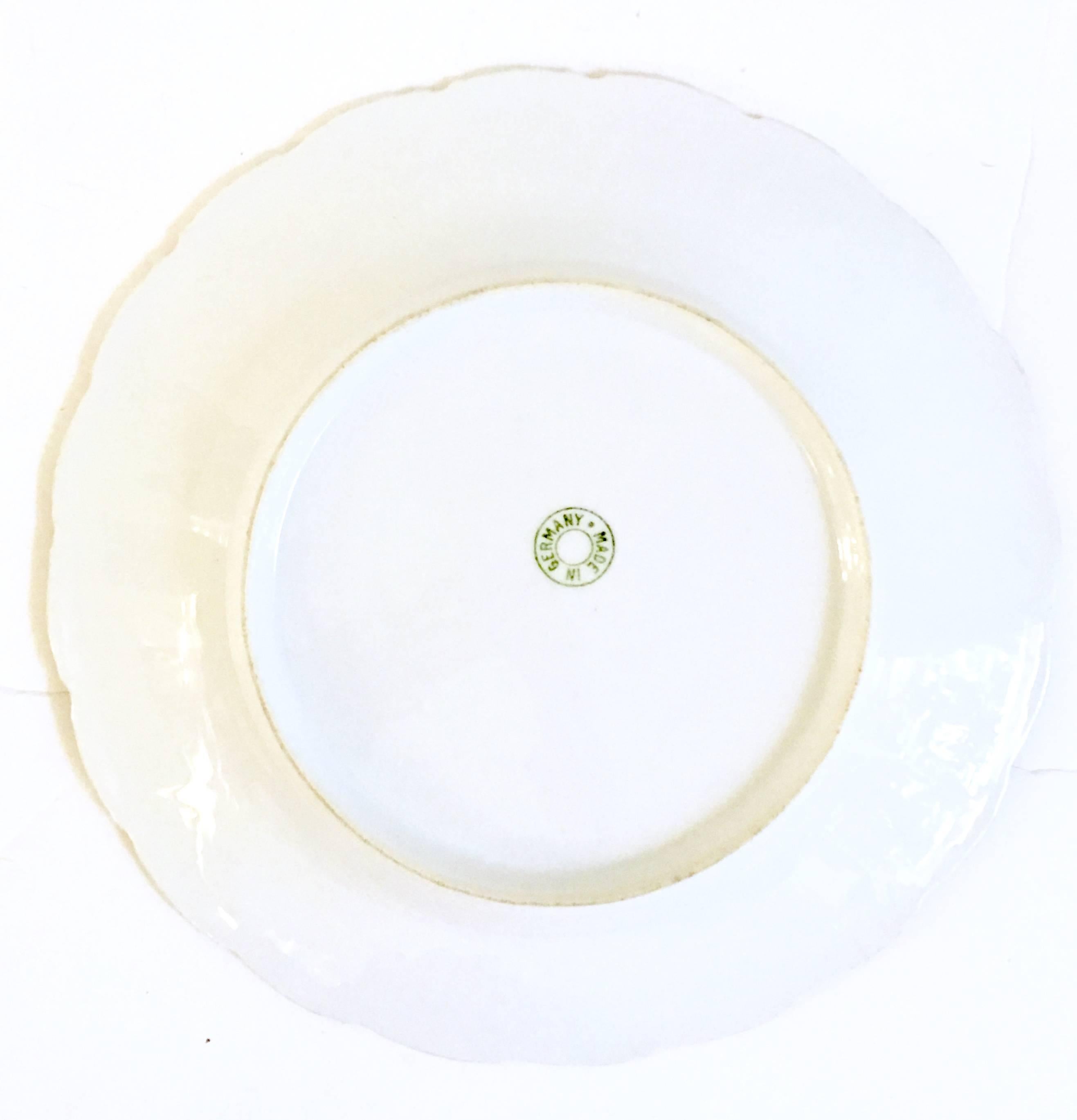 20ième siècle Porcelaine allemande ancienne peinte à la main & Assiettes plates 