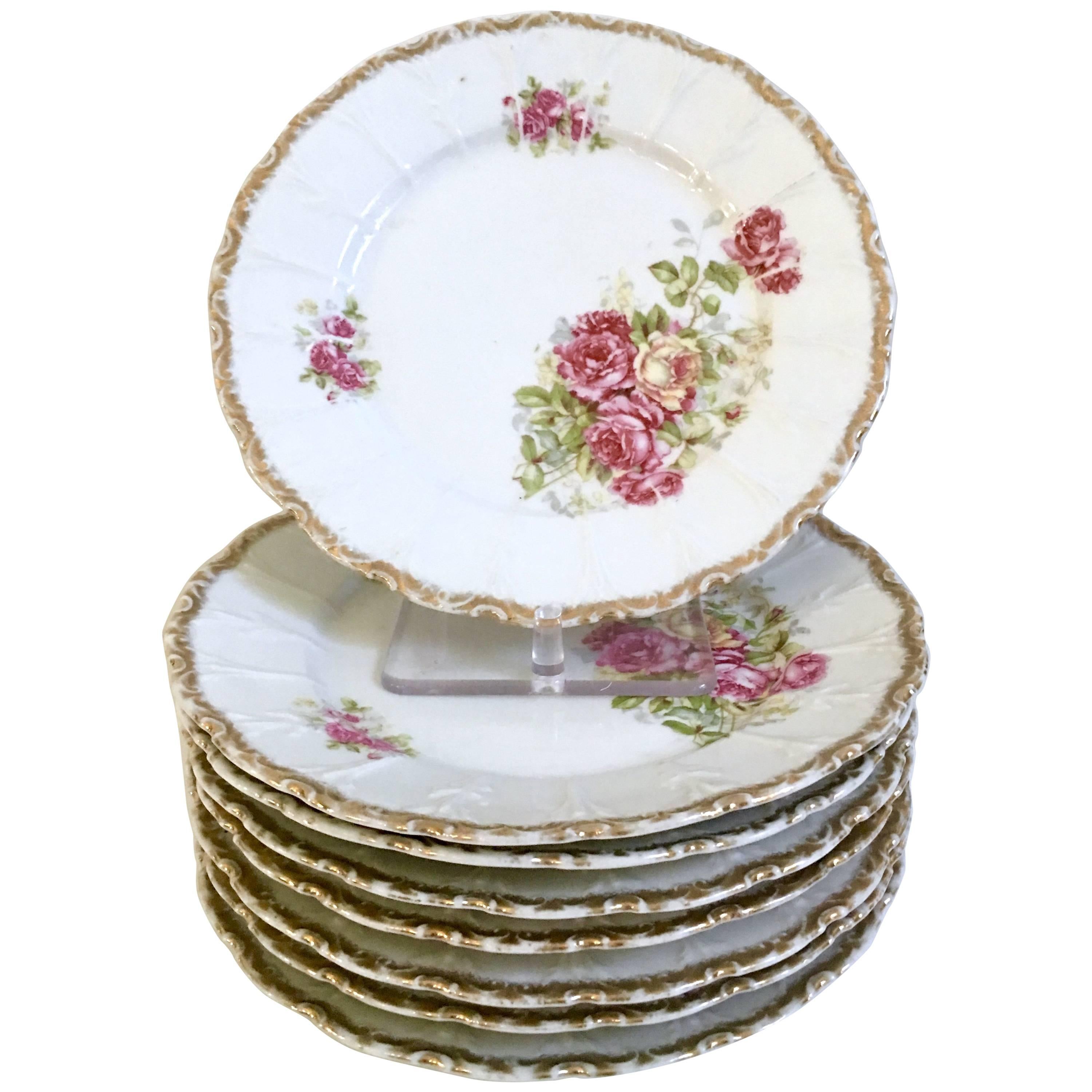 Porcelaine allemande ancienne peinte à la main & Assiettes plates "Rose" dorées à l'or fin:: S/10