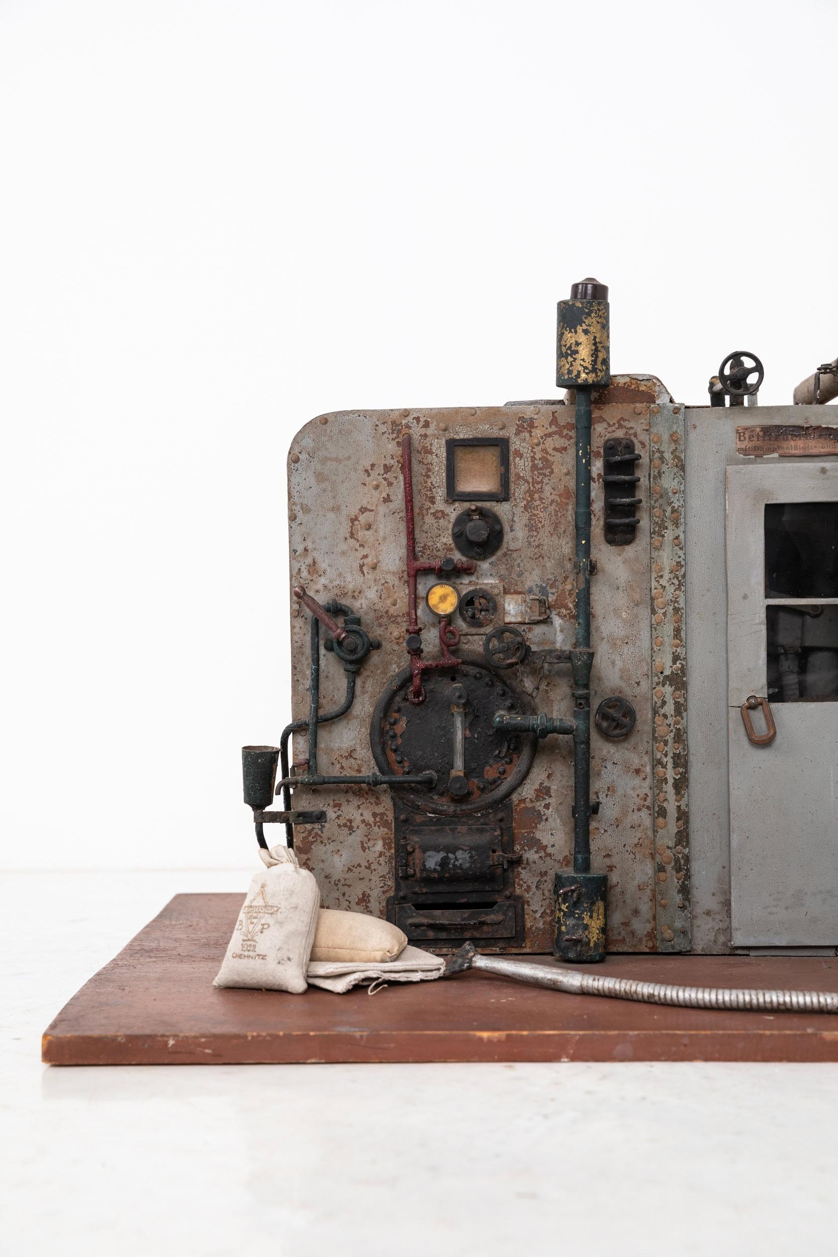 Antiguo diorama industrial alemán de una fábrica de 