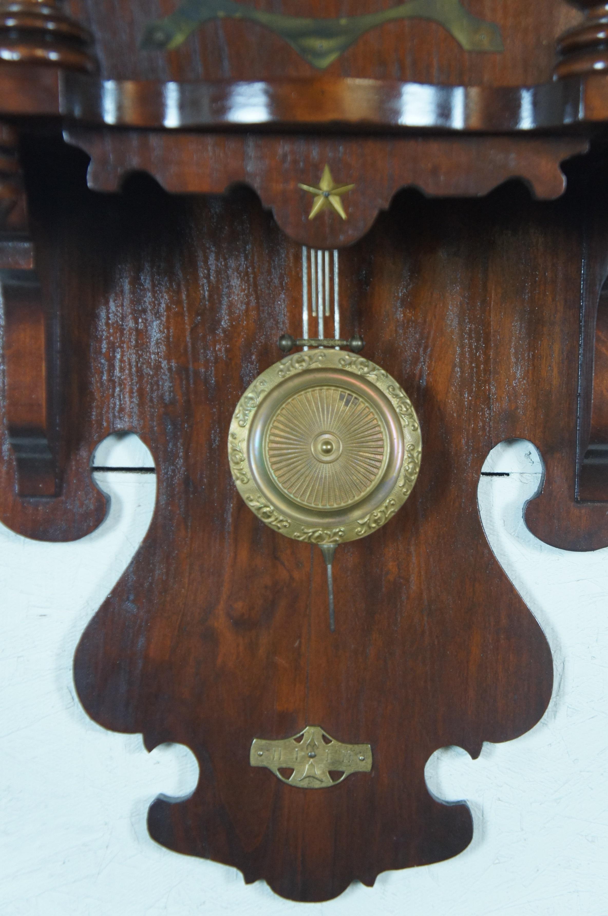 Antike deutsche Junghans Freischwinger Freischwinger-Wanduhr aus Nussbaumholz (Art nouveau)