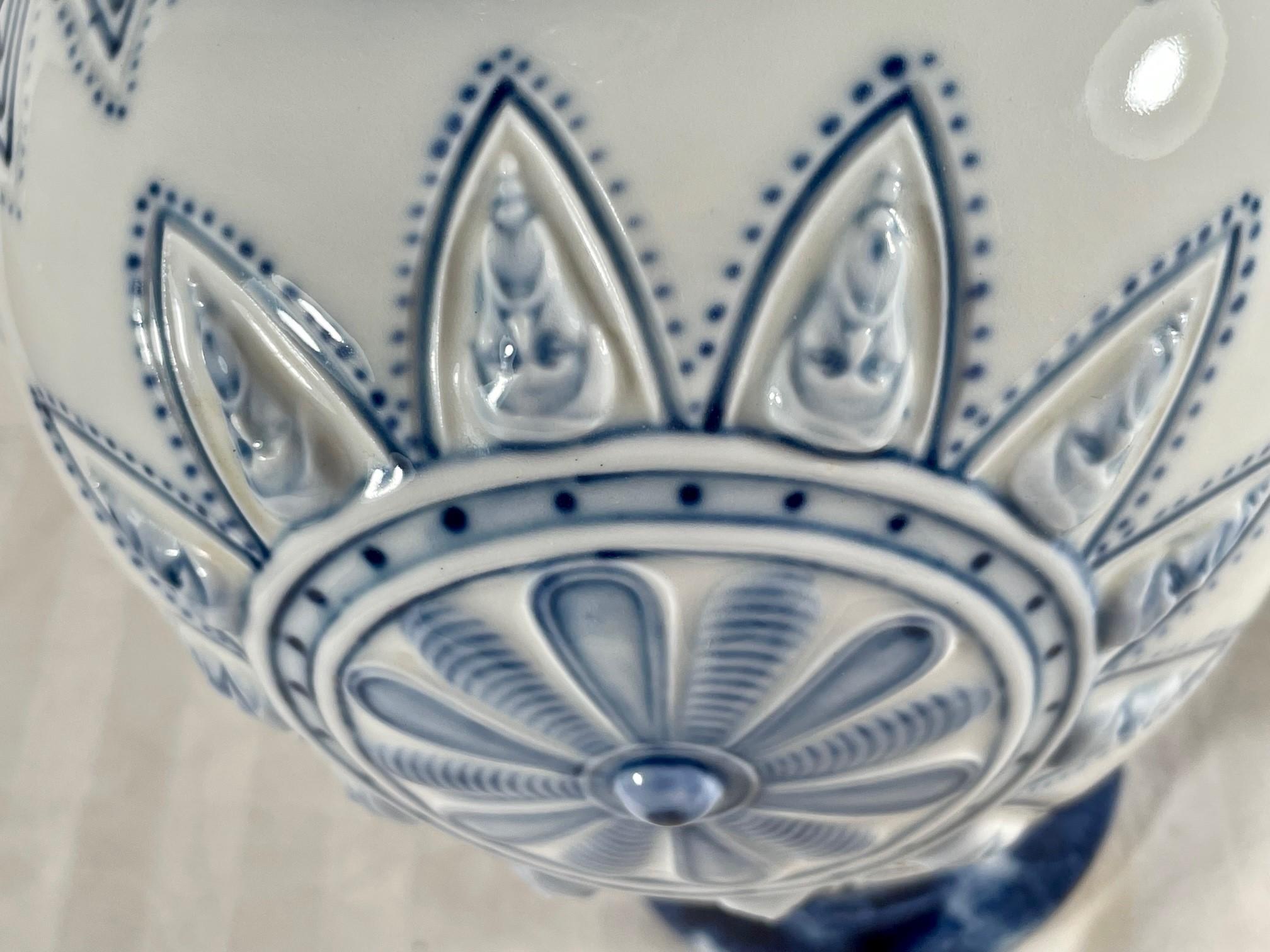 Antiquité allemande KPM Porcelain Lidded Bartmann Jug Tankard en vente 3