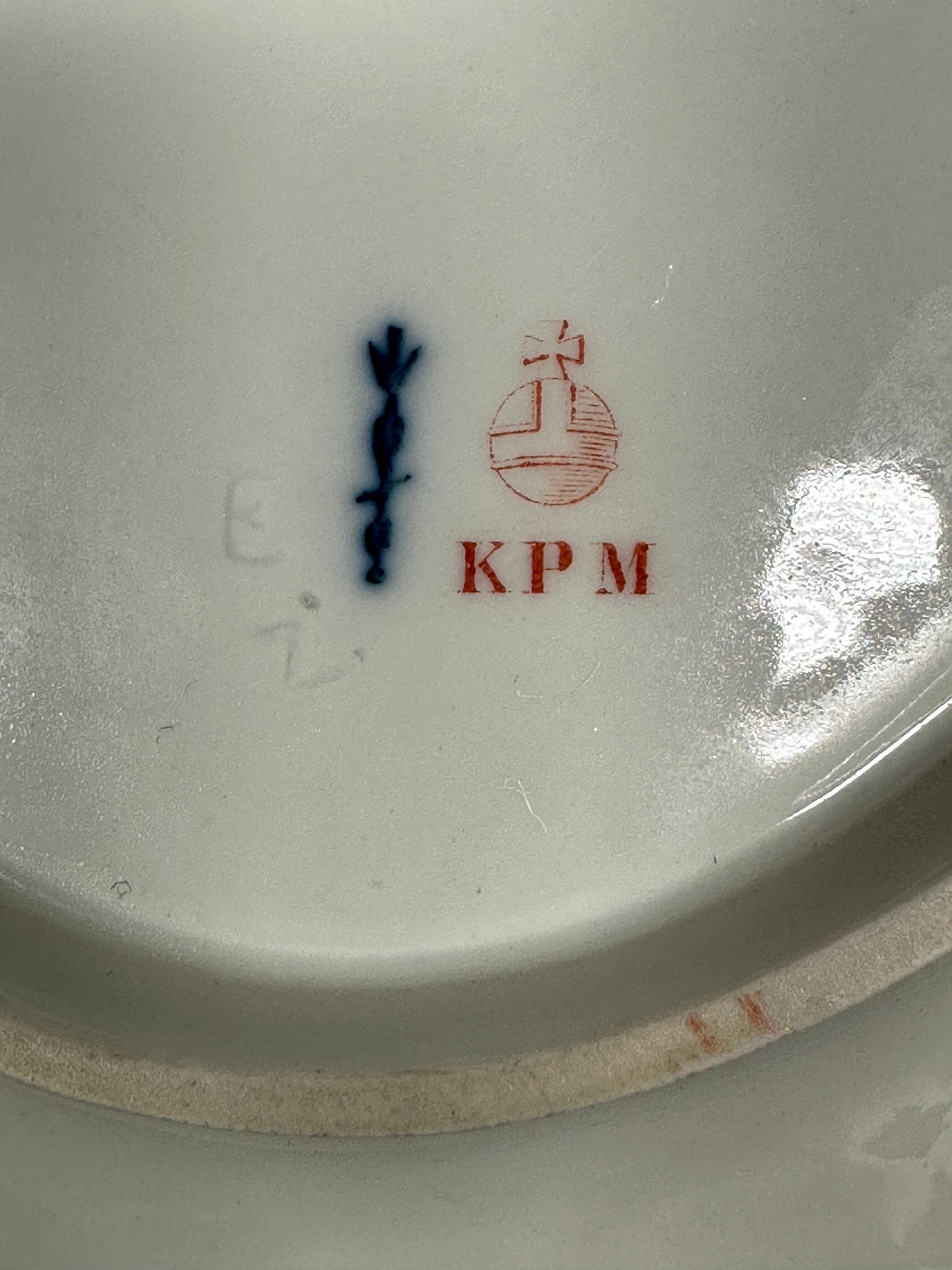 Antiguo plato de ostra de porcelana alemana KPM Royal Berlin pintado a mano Alemán en venta