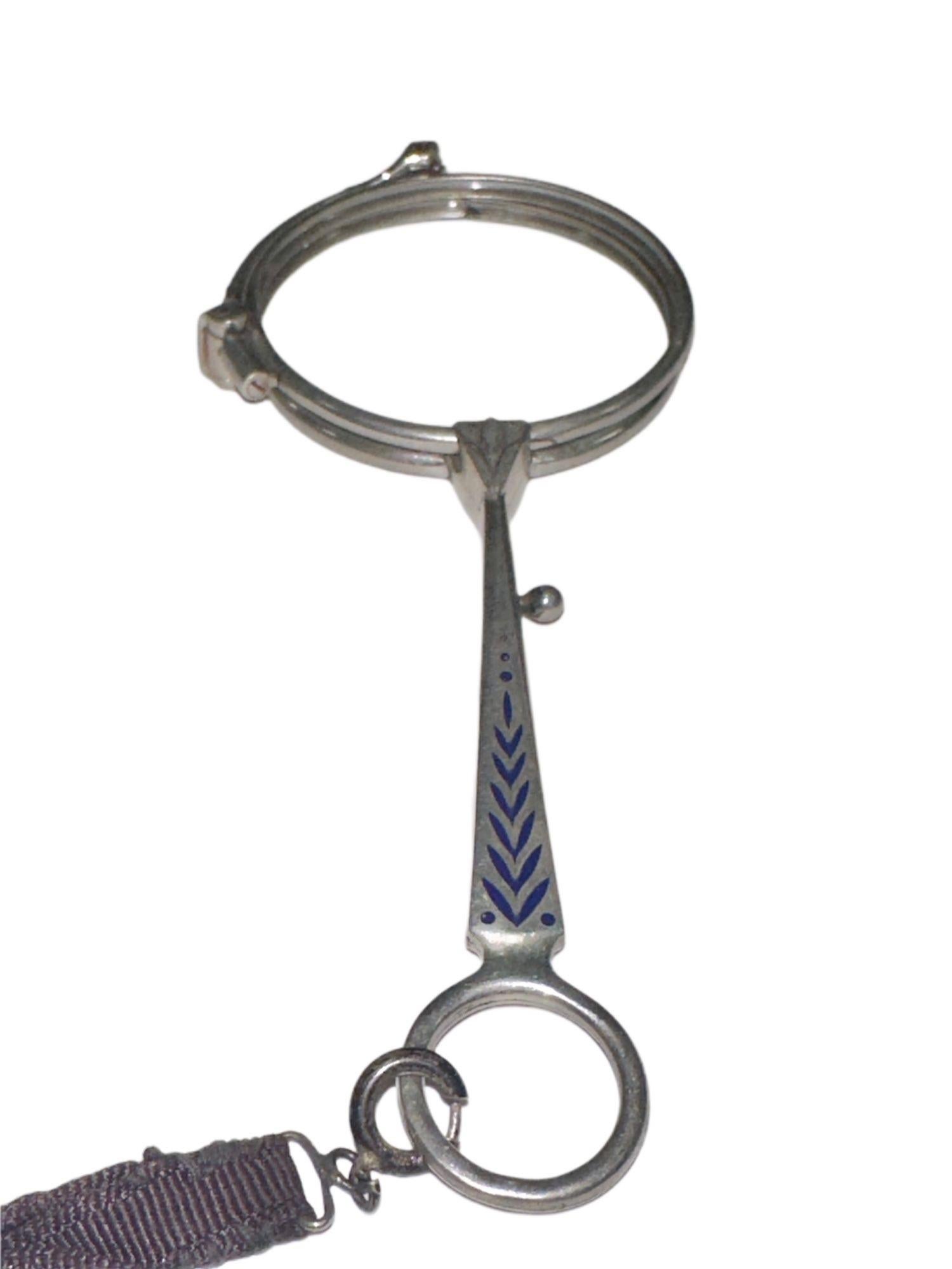 Antique German Lapis Lazuli and Sterling Silver Quick Relase Trigger Lorgnette In Good Condition For Sale In Van Nuys, CA