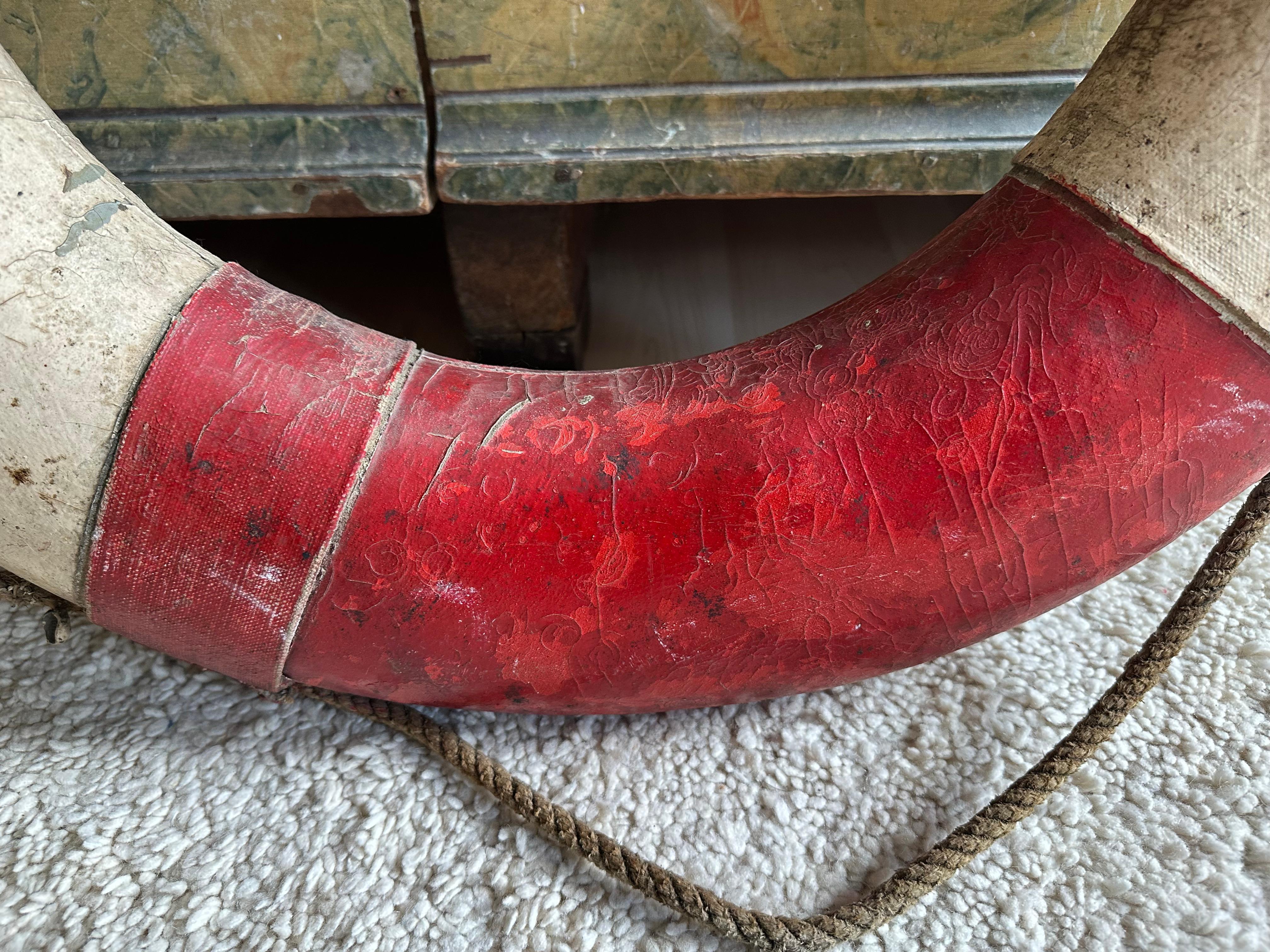 Antike deutsche Rettungsboje mit starker Patina - Anfang 20. im Zustand „Starke Gebrauchsspuren“ im Angebot in Hamburg, DE