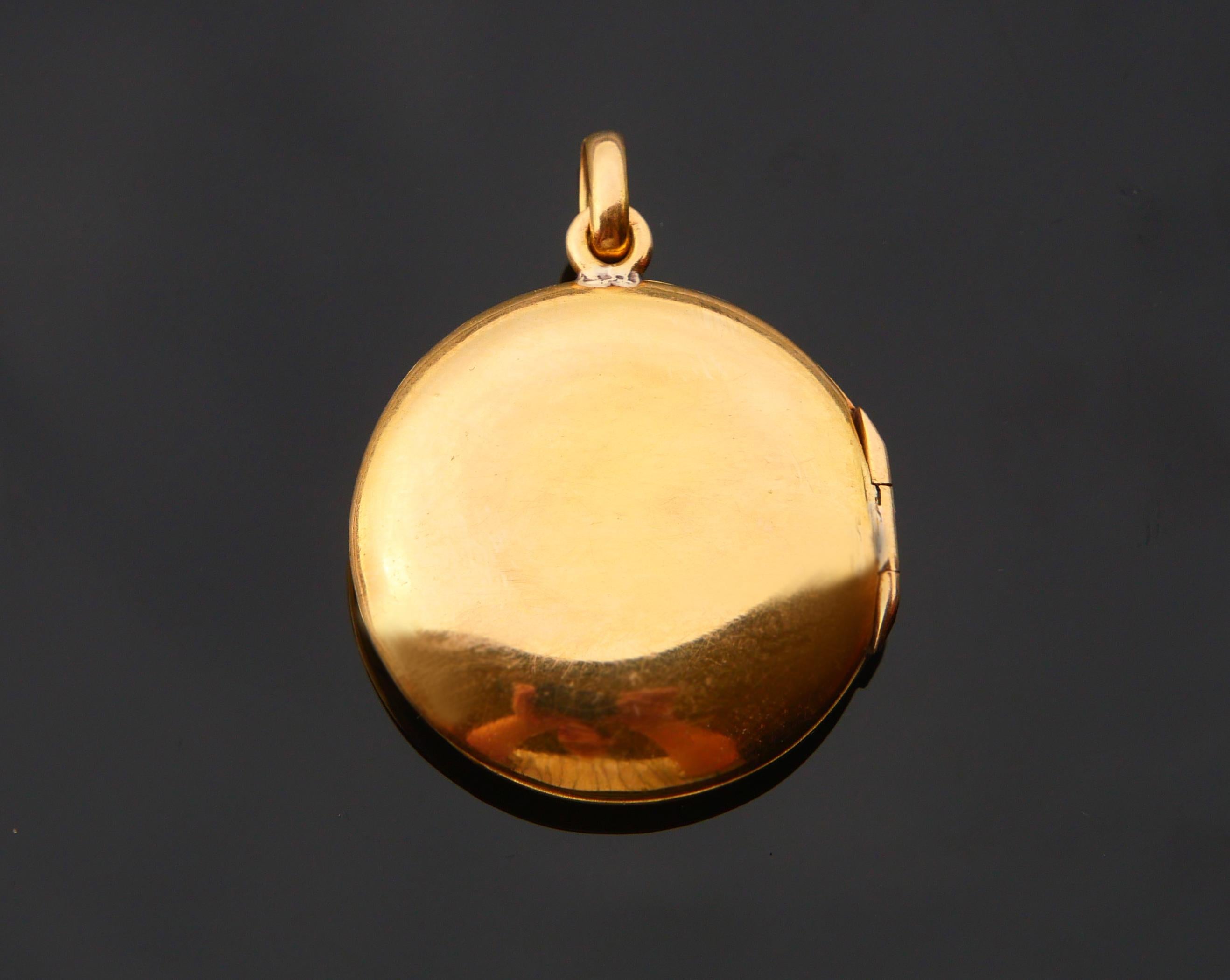 Antiker Medaillon-Anhänger  Floral Emaille massiv 18K Gelbgold / 10gr (Art déco) im Angebot