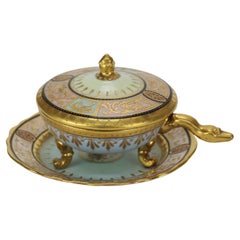 Antiguo Plato Alemán de Meissen Porcelain Pintado a Mano y Dorado con Tapa y Pie C1890