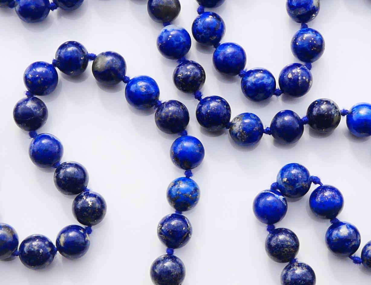 Antike deutsche Halskette, natürlicher Lapislazuli, massiver 14K 585 Gold / 97cm/ 80 gr (Art déco) im Angebot