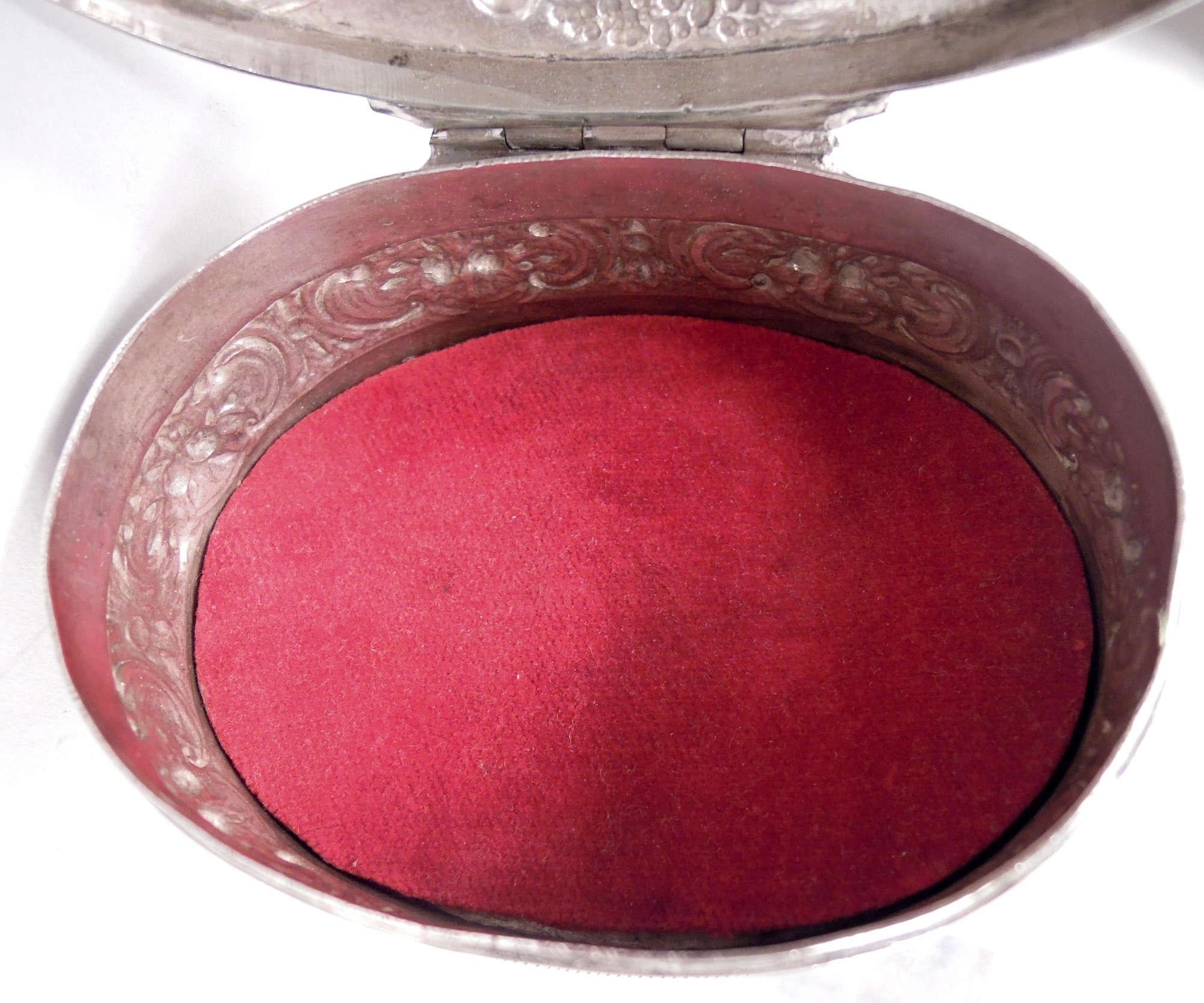 Antique German Neoclassical Silver Trinket Box For Sale 2