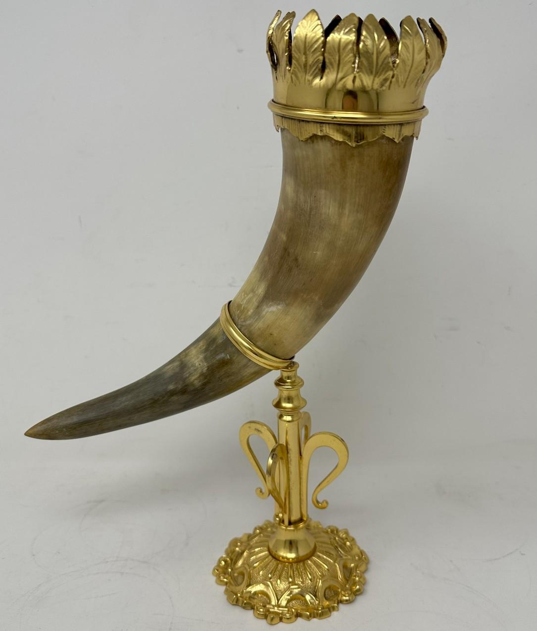 Ein hervorragendes Beispiel für eine deutsche Kuh Horn of plenty Füllhorn   

dekorative Vase oder Tafelaufsatz, die der weltberühmten Württembergischen Metallwarenfabrik, kurz WMF genannt, zugeschrieben wird.  Um 1900. 

Das ungewöhnlich große Horn