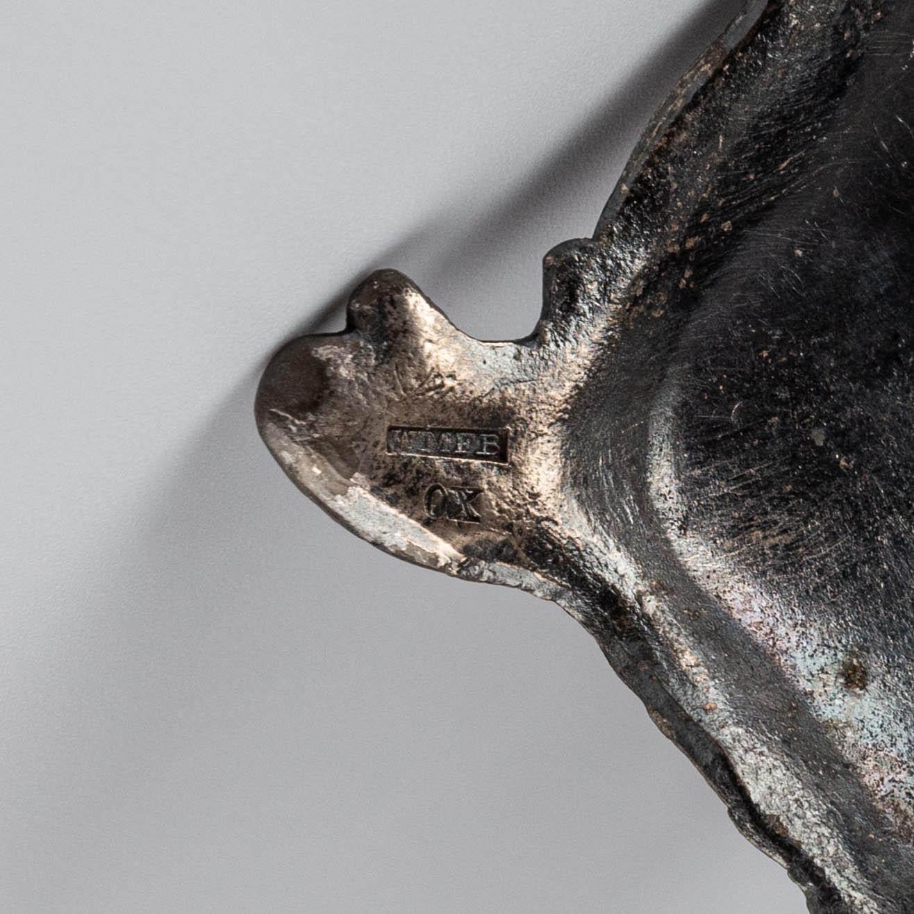 Antiker deutscher figurativer Stifthalter aus oxidiertem Metall von WMF, um 1900 im Zustand „Gut“ im Angebot in Greven, DE