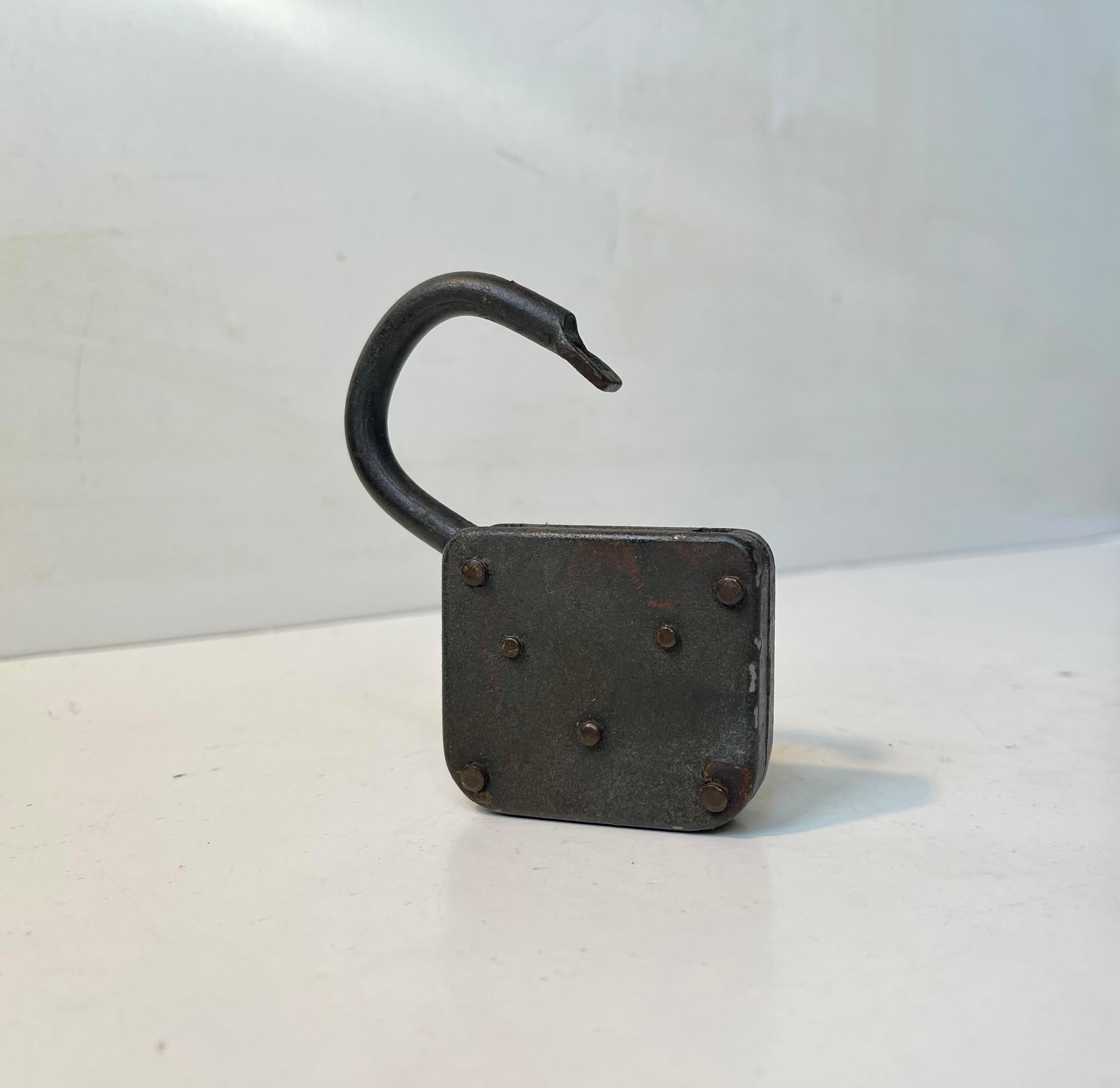 Ottone Antico lucchetto tedesco in ottone e ferro, anni '20 in vendita