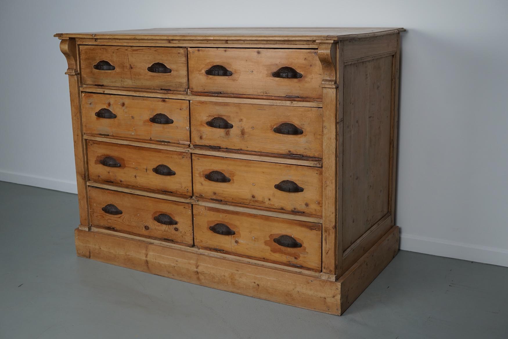 Antique German Pine Shop Cabinet, Early 20th Century in vendita 8