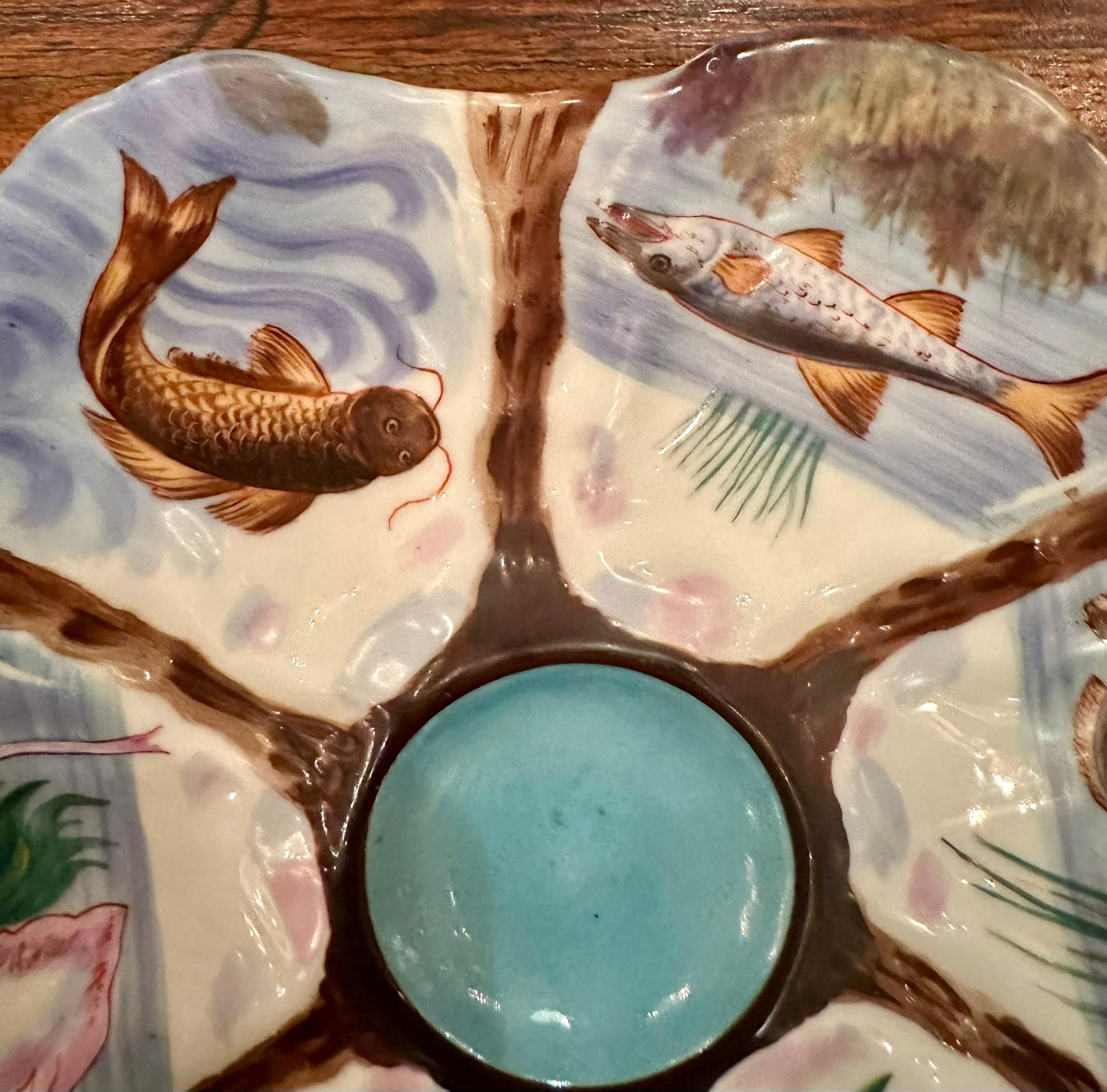 Antique German Porcelain Colorful Hand-Painted Sea-Life Oyster Plate, Circa 1890 In Good Condition For Sale In New Orleans, LA