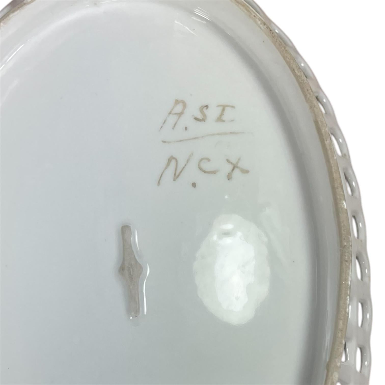 Antiguo plato de porcelana alemana para servir fruta en venta 2