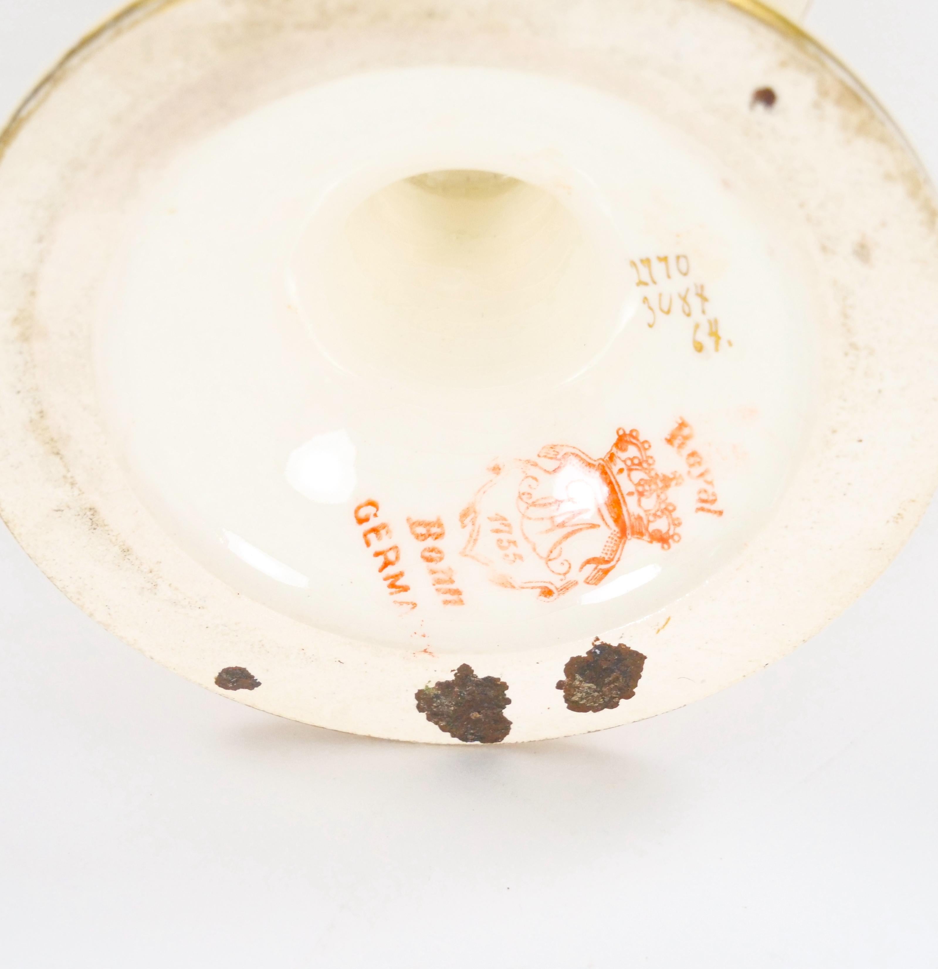 Antike handbemalte / vergoldete dekorative Vase aus deutschem Porzellan im Angebot 8