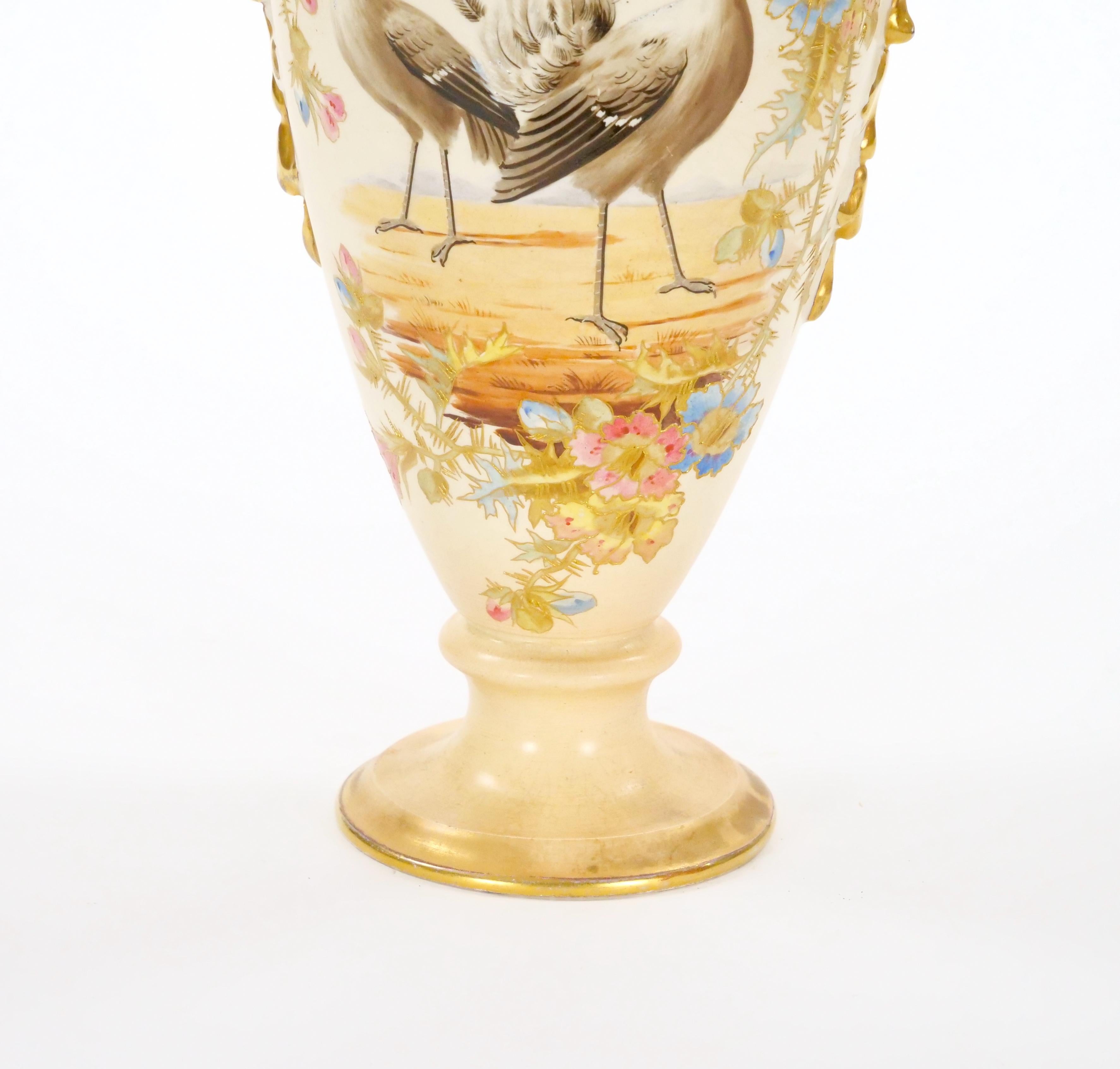 Antike handbemalte / vergoldete dekorative Vase aus deutschem Porzellan (Vergoldet) im Angebot
