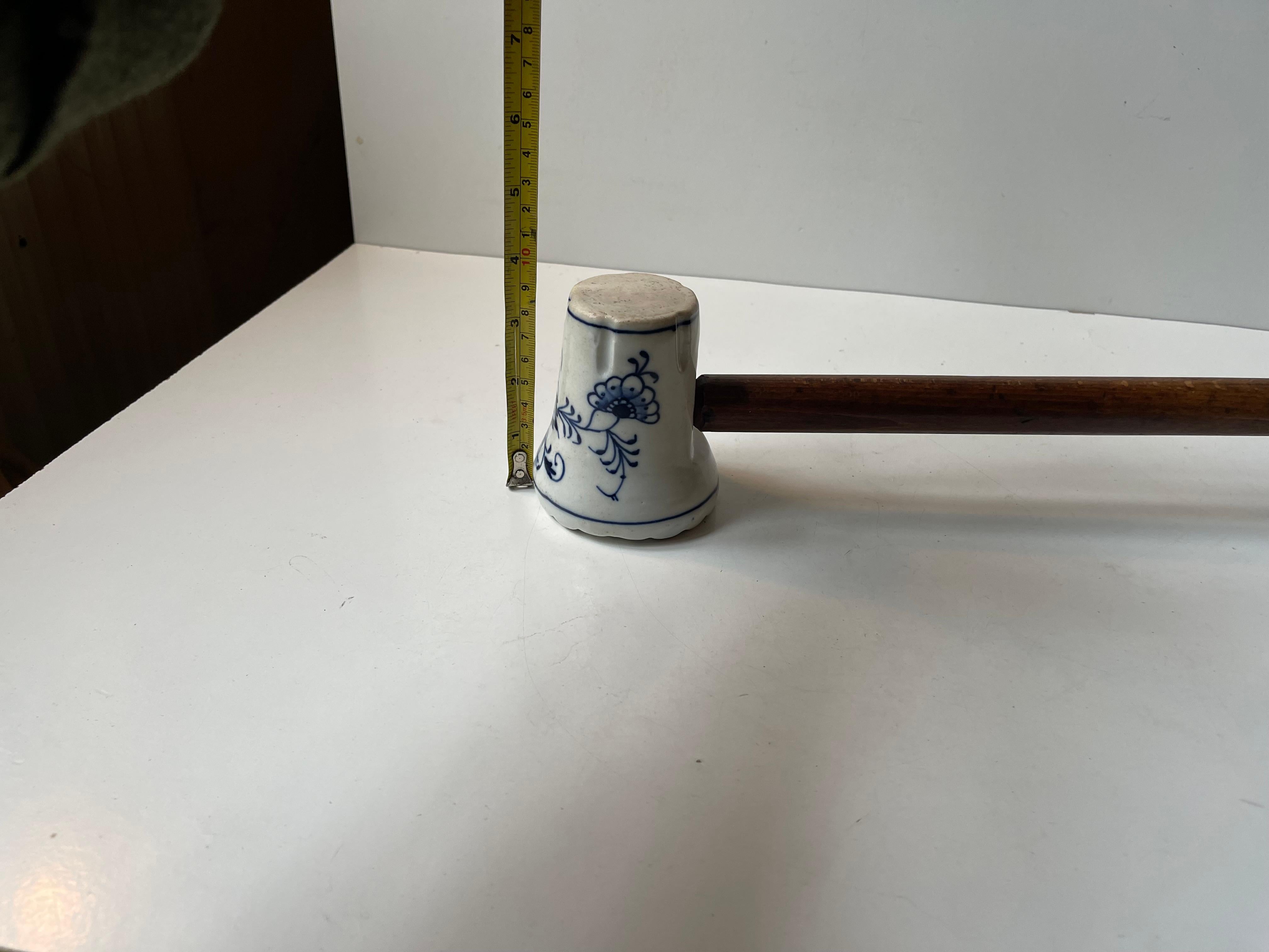 Antique German Porcelain Meat Hammer in Meissen Blue Onion For Sale 4