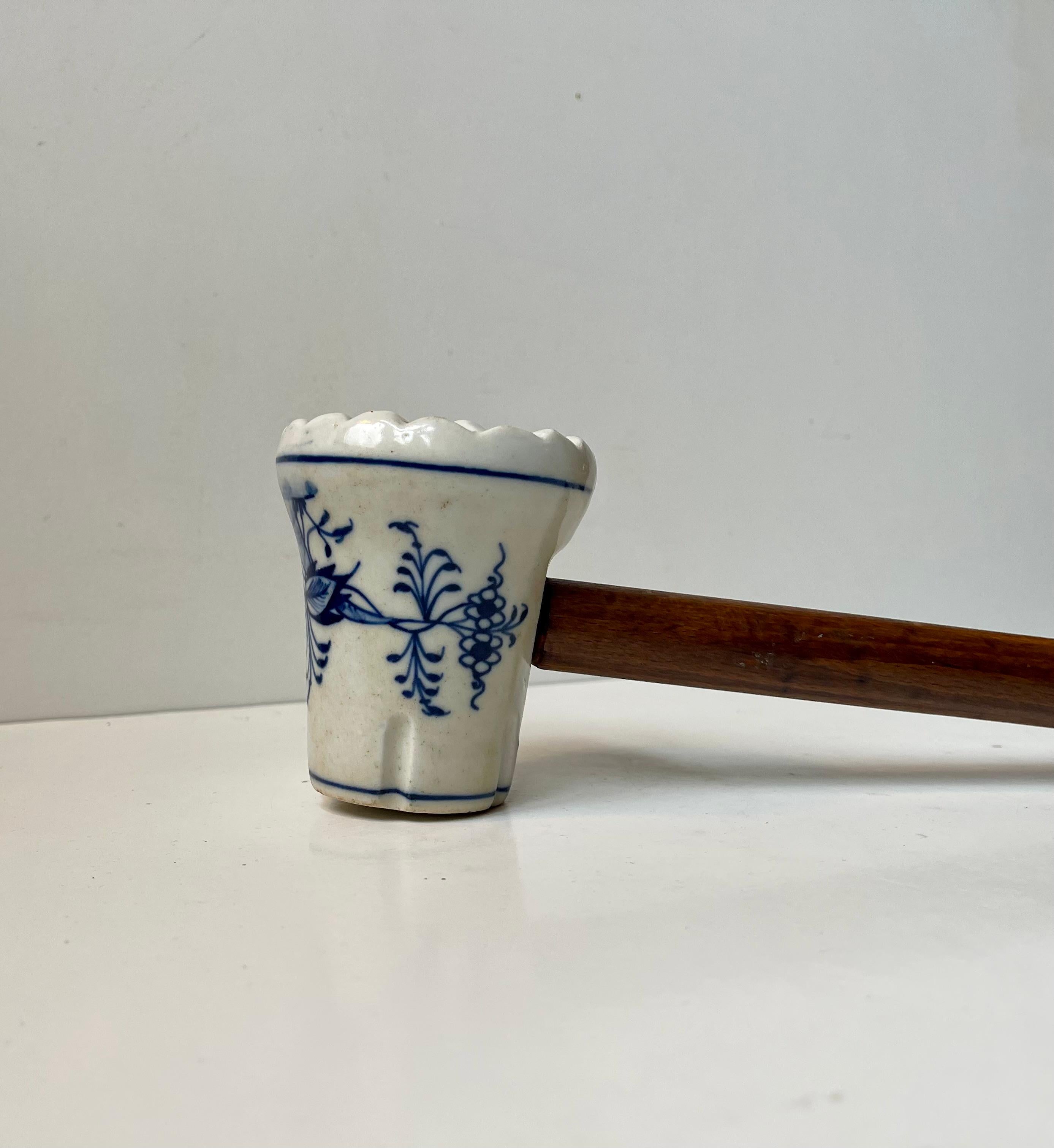 20th Century Antique German Porcelain Meat Hammer in Meissen Blue Onion For Sale