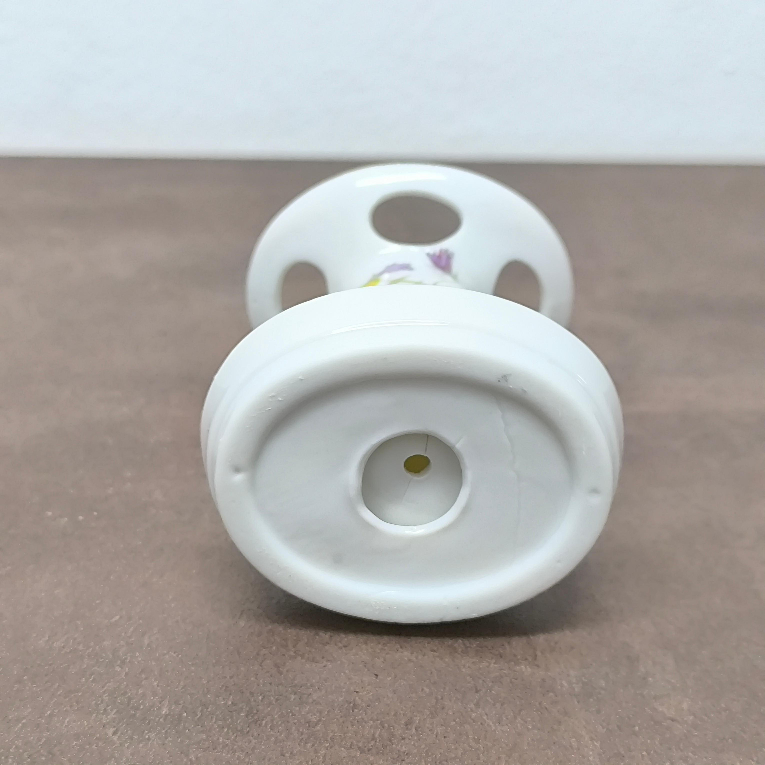 Ancien porte-sel et poivre en porcelaine allemande et vase à fleurs - Cadeau prêt à l'emploi en vente 8