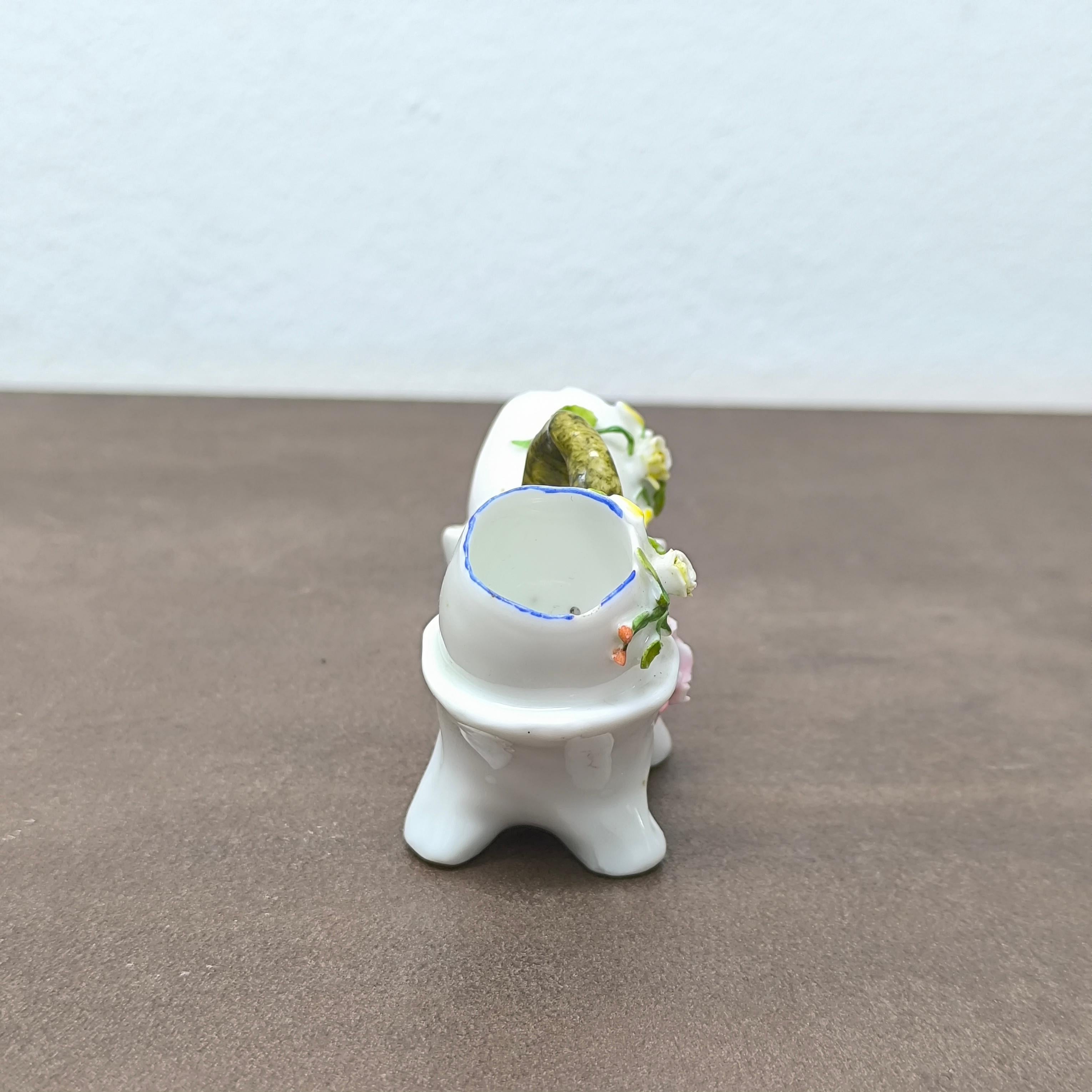 Ancien porte-sel et poivre en porcelaine allemande et vase à fleurs - Cadeau prêt à l'emploi Bon état - En vente à Bochum, NRW
