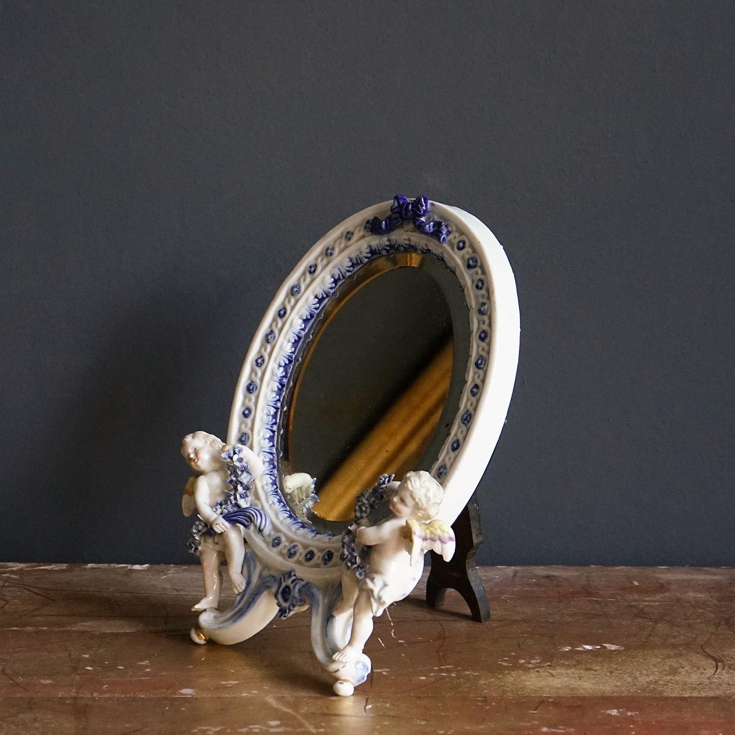 Antique Antique Mirror de table en porcelaine allemande avec chérubins, 19ème siècle en vente 4