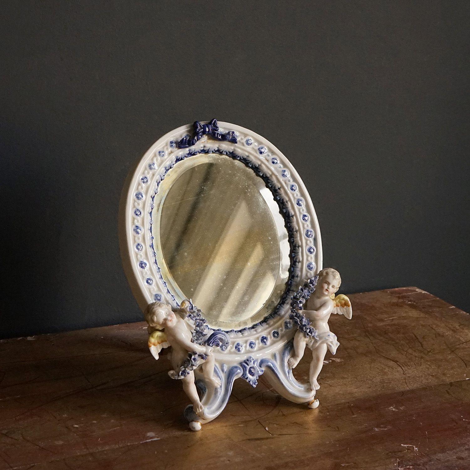 Antique Antique Mirror de table en porcelaine allemande avec chérubins, 19ème siècle en vente 1
