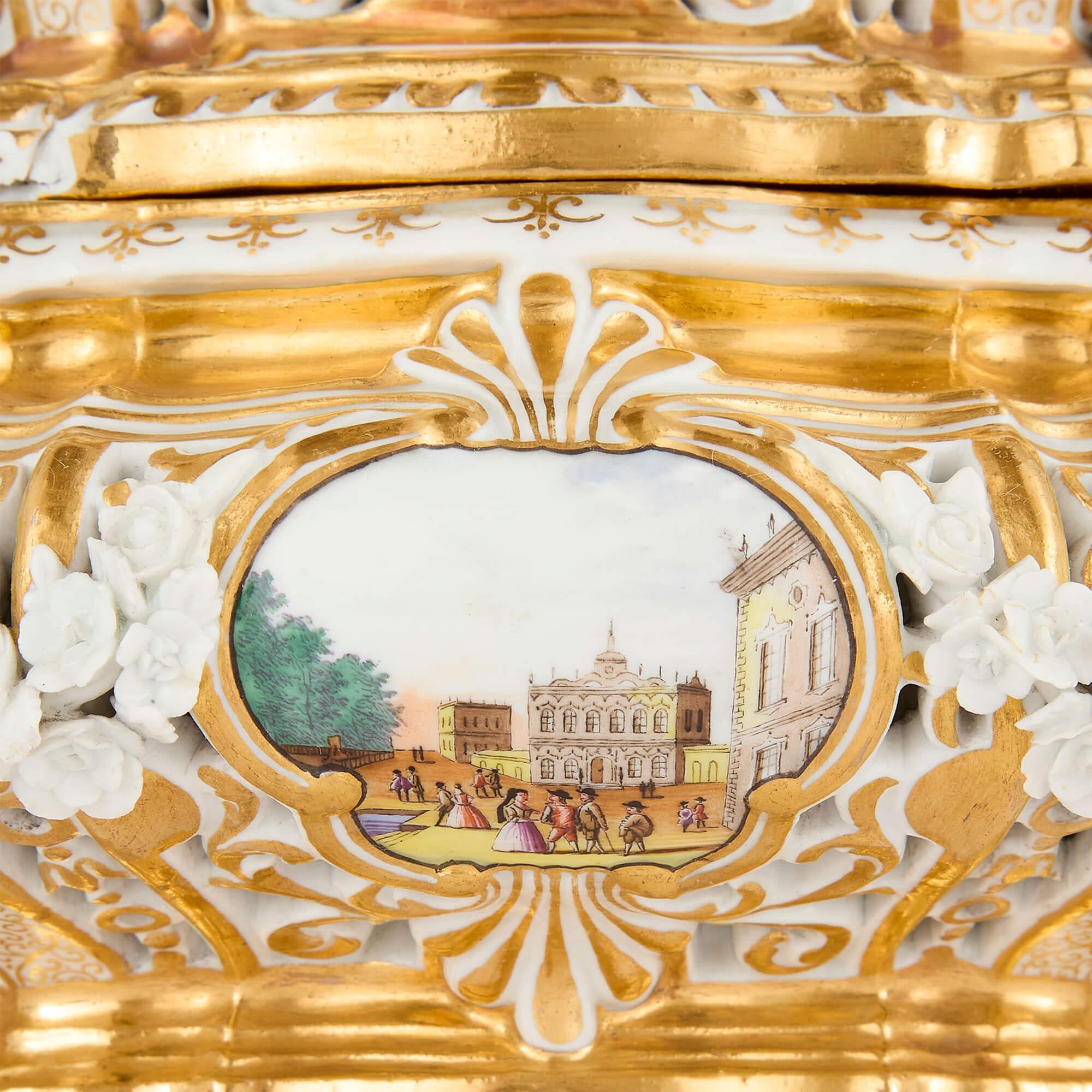 Porcellana Antica zuppiera tedesca in porcellana con coperchio di Meissen Porcelain in vendita