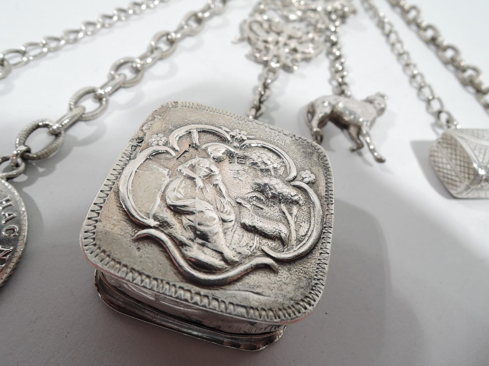 Antike deutsche Damen- Chatelaine aus Silber im Renaissance-Revival-Stil im Zustand „Gut“ in New York, NY