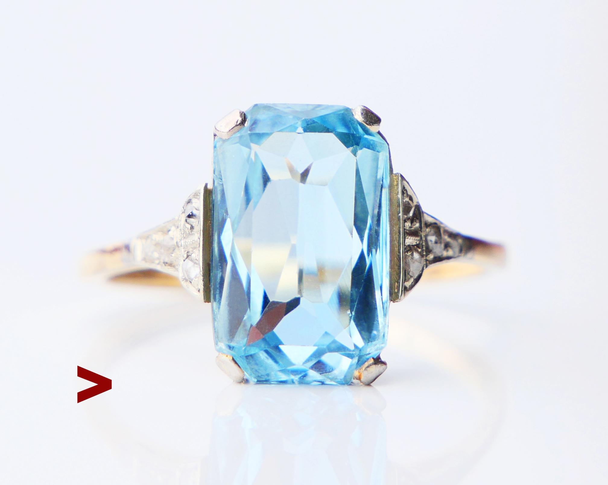 Bague allemande faite à la main vers les années 1930. 1930s avec  anneau et couronne en or jaune et blanc massif 18K, ornés d'une aigue-marine naturelle et transparente.  Aigue-marine bleue mesurant 12 mm x 8 mm x 4,75 mm de profondeur / environ 4,5