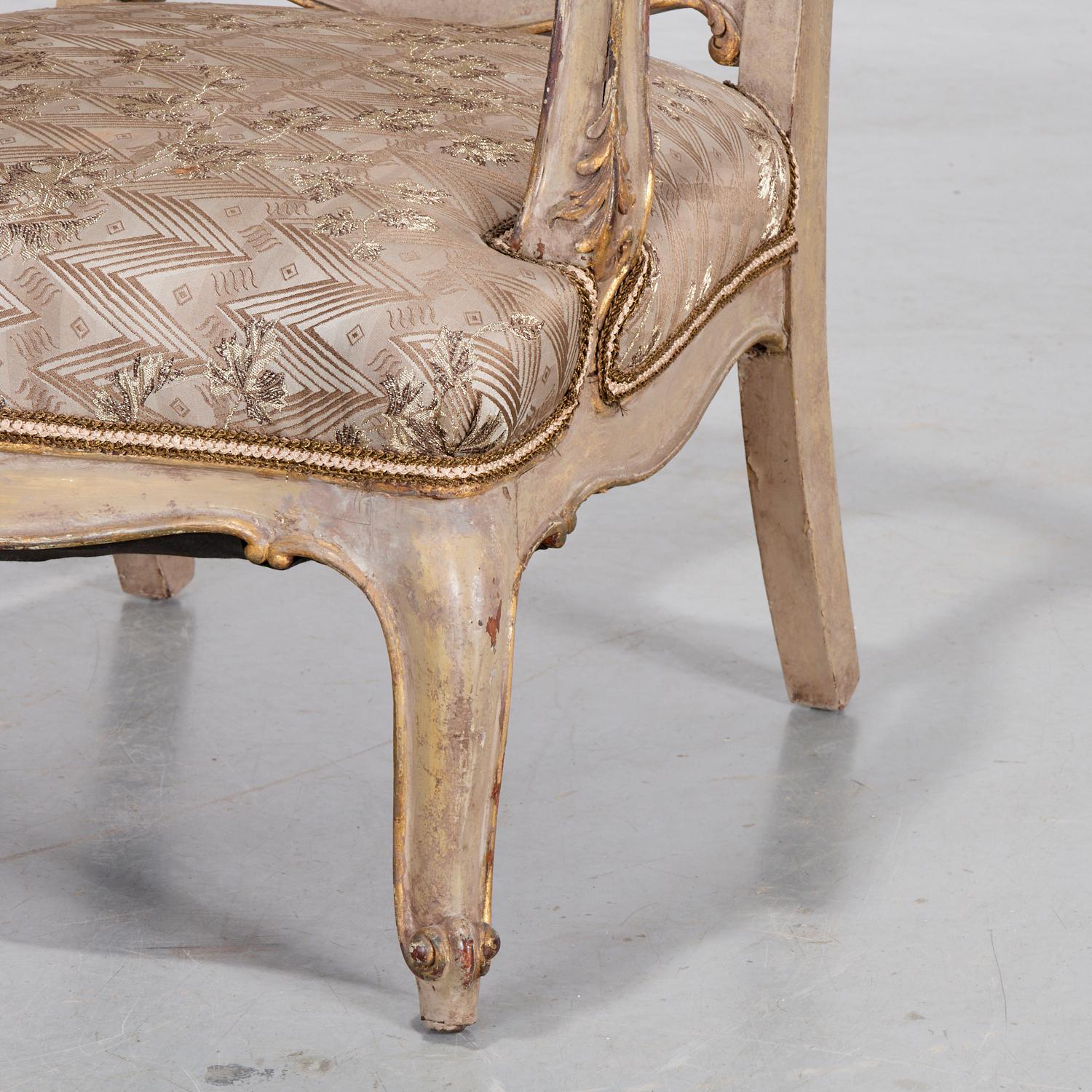 Allemand Fauteuil rococo allemand ancien, sculpté et peint -  Collection Iris Apfel en vente