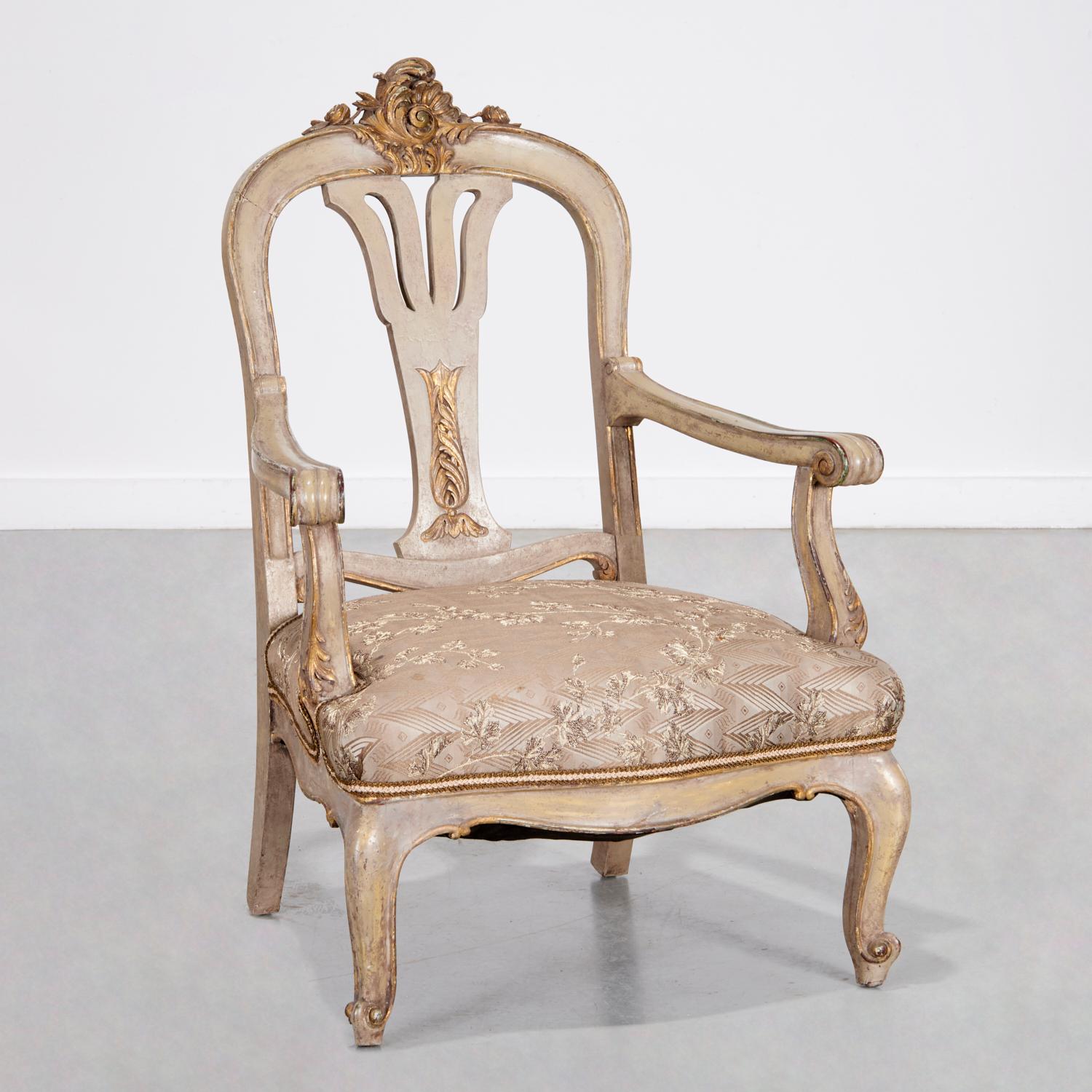 Fauteuil rococo allemand ancien, sculpté et peint -  Collection Iris Apfel en vente 1