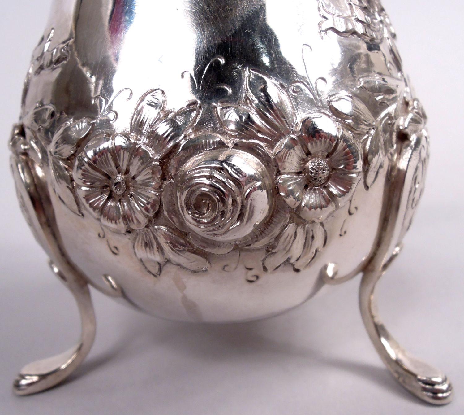 Antigua cafetera rococó alemana de plata en venta 3