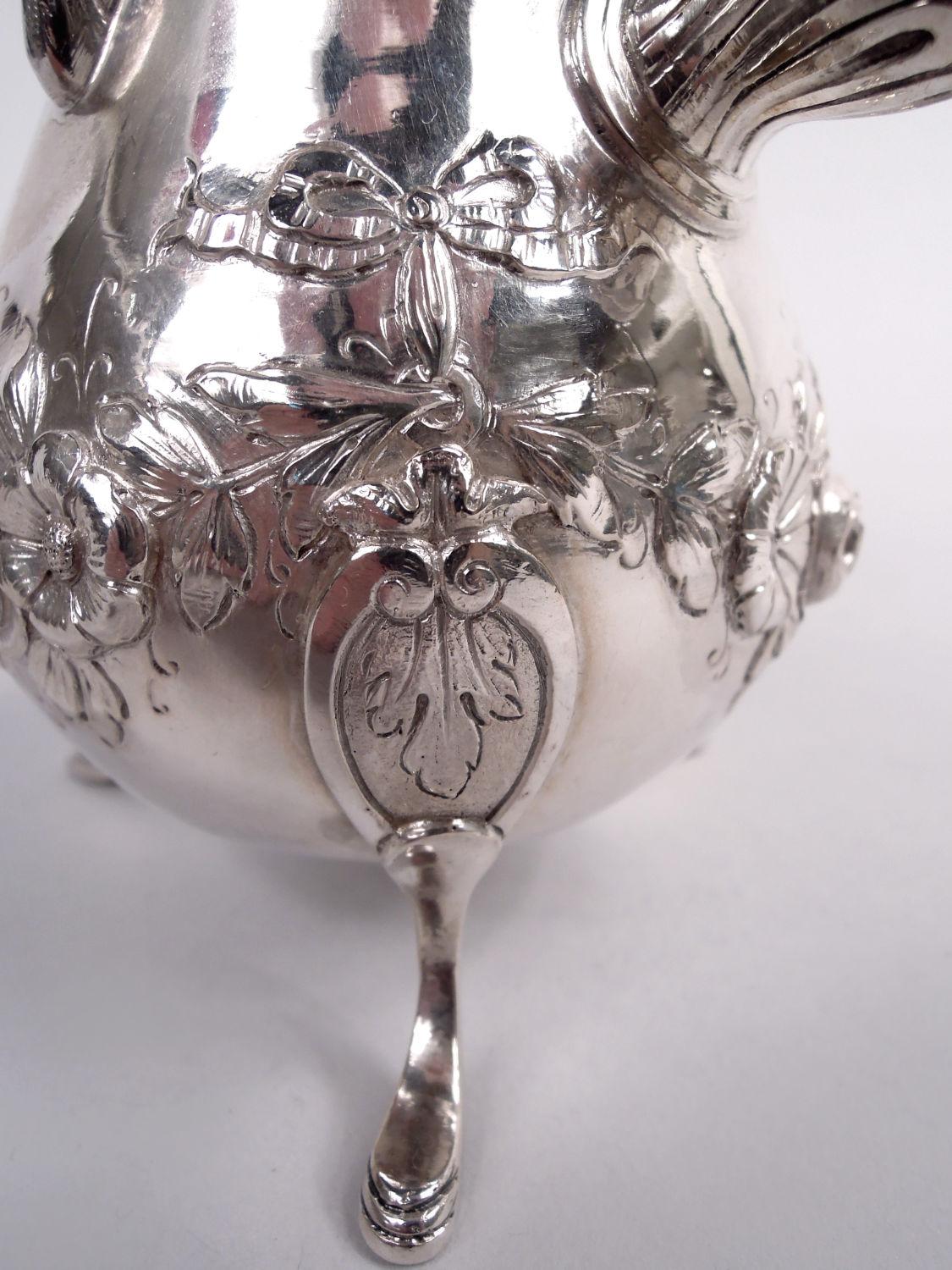 Antigua cafetera rococó alemana de plata en venta 4