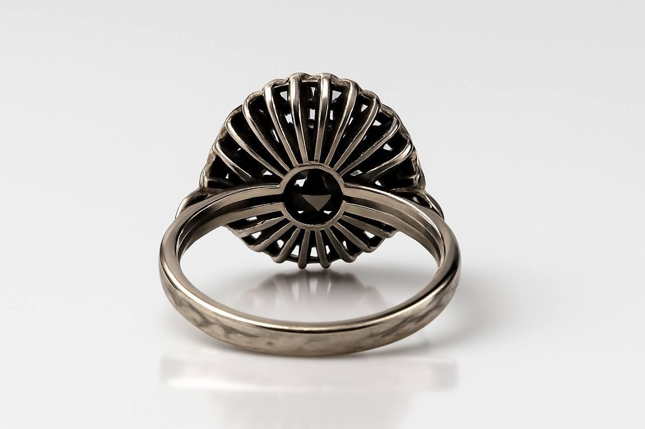 Bague ancienne allemande en forme de rose . en vente 4