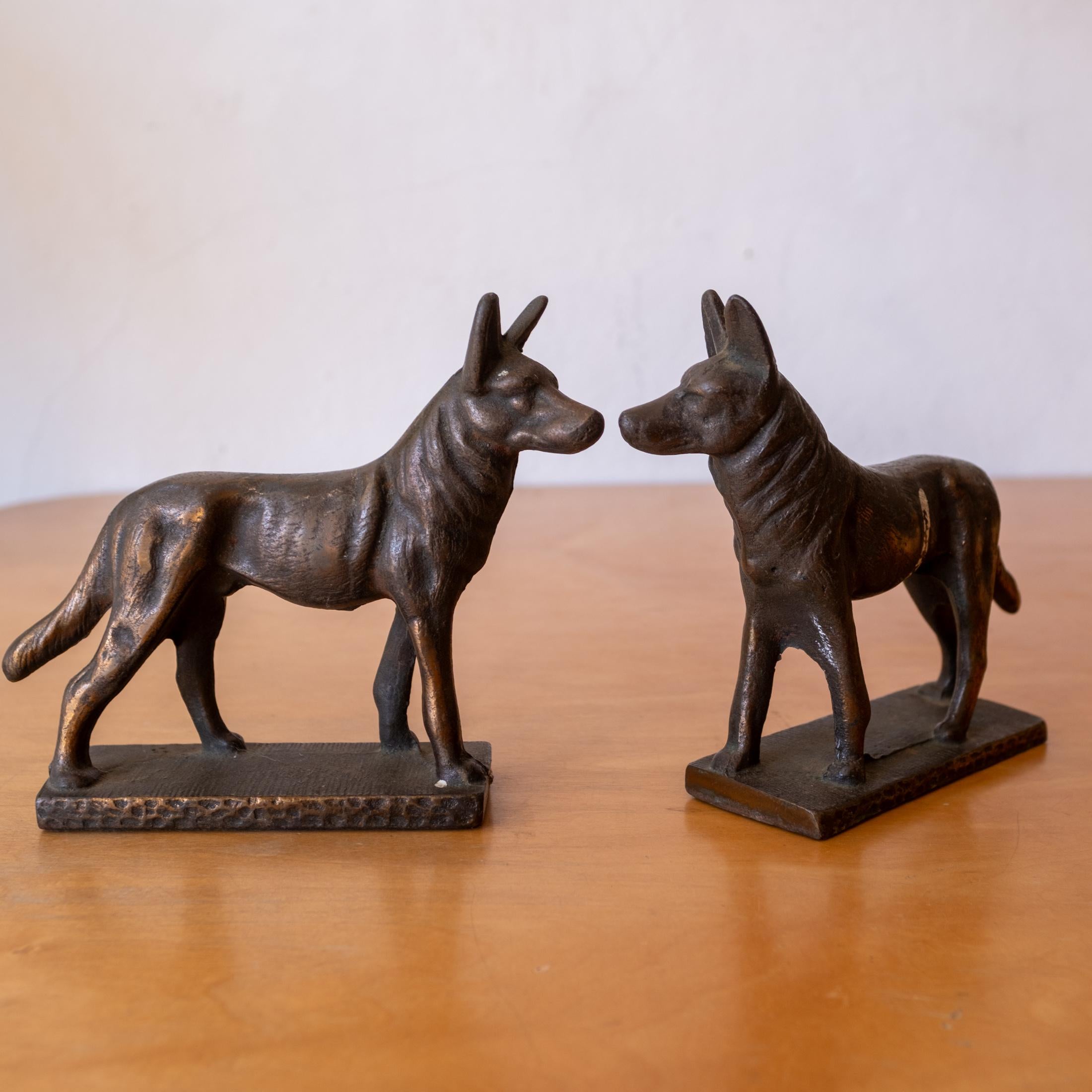 Antico fermalibri tedesco Sheppard con sculture in bronzo in vendita 4